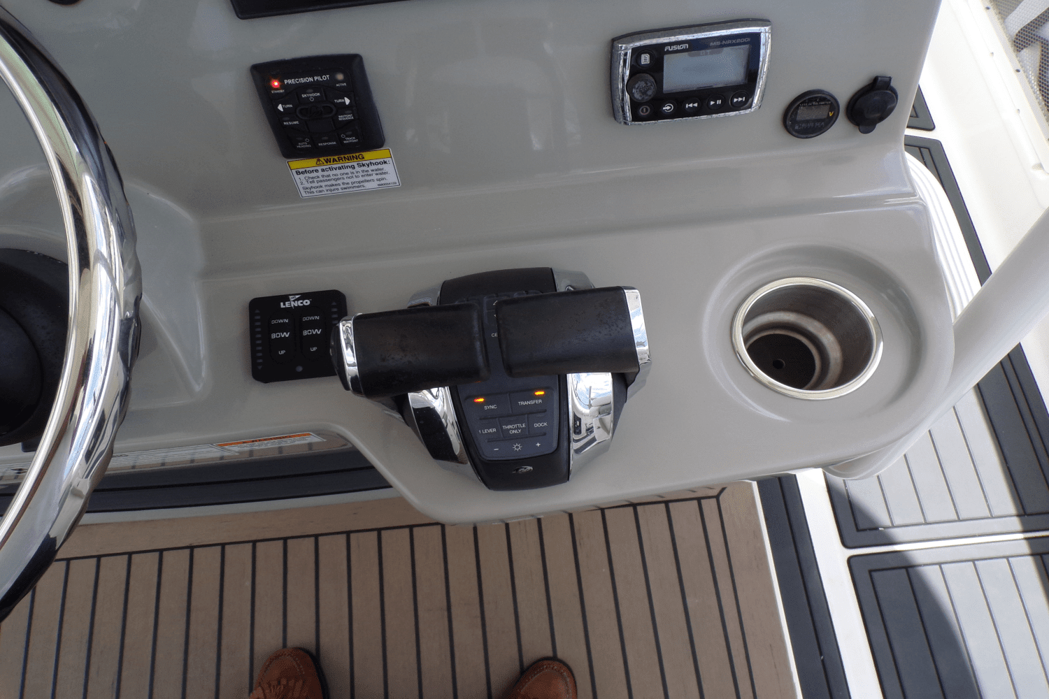 2016 Boston Whaler 350 OUTRAGE Image Thumbnail #19
