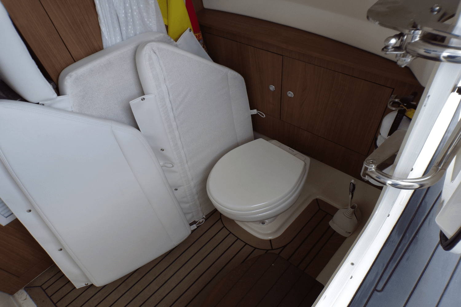 2016 Boston Whaler 350 OUTRAGE Image Thumbnail #35