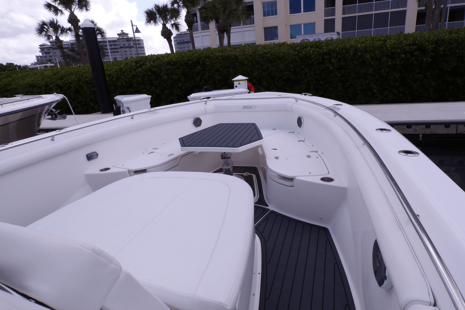2016 Boston Whaler 350 OUTRAGE Image Thumbnail #9