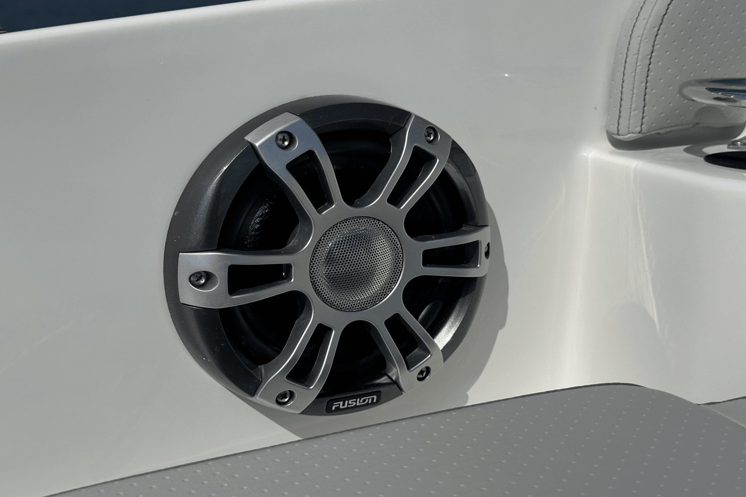 2025 Sea Ray Sundancer 320 Image Thumbnail #19
