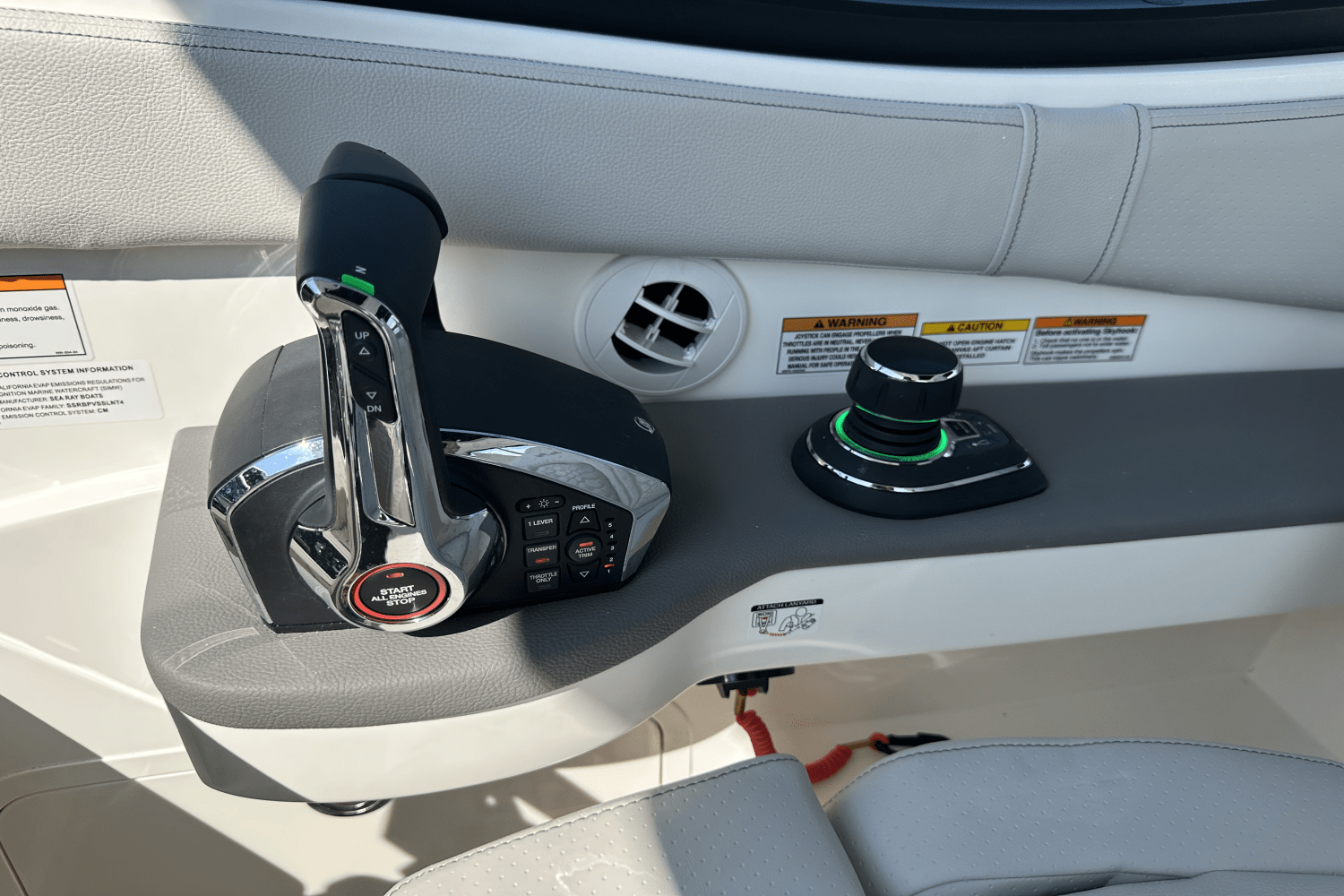 2025 Sea Ray Sundancer 320 Image Thumbnail #23
