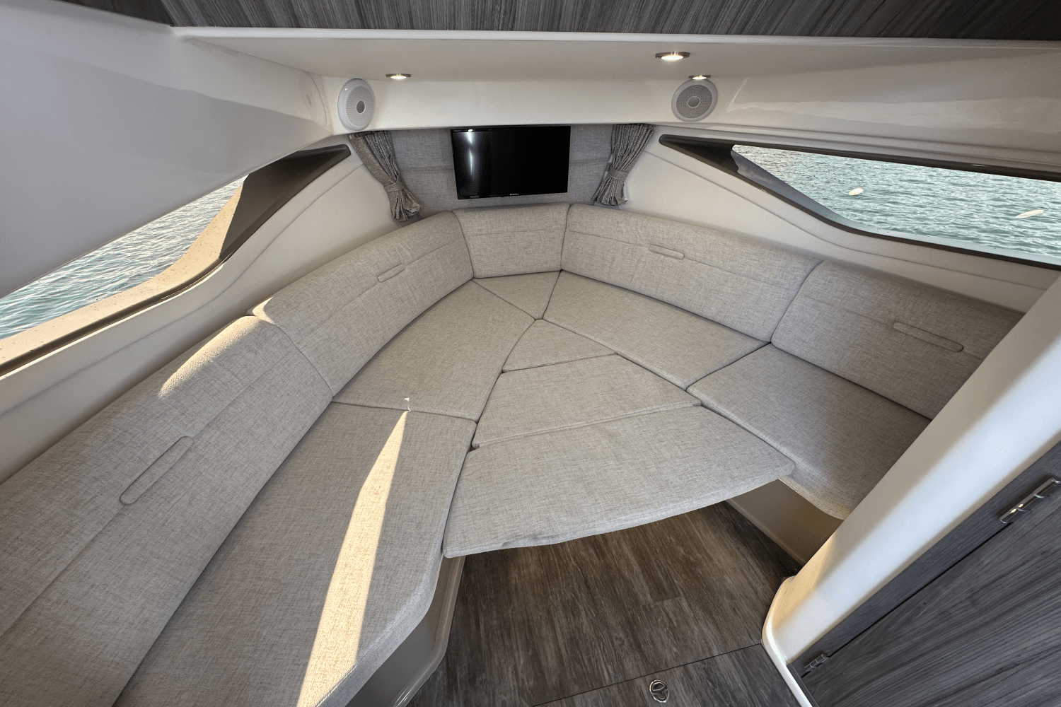 2025 Sea Ray Sundancer 320 Image Thumbnail #29