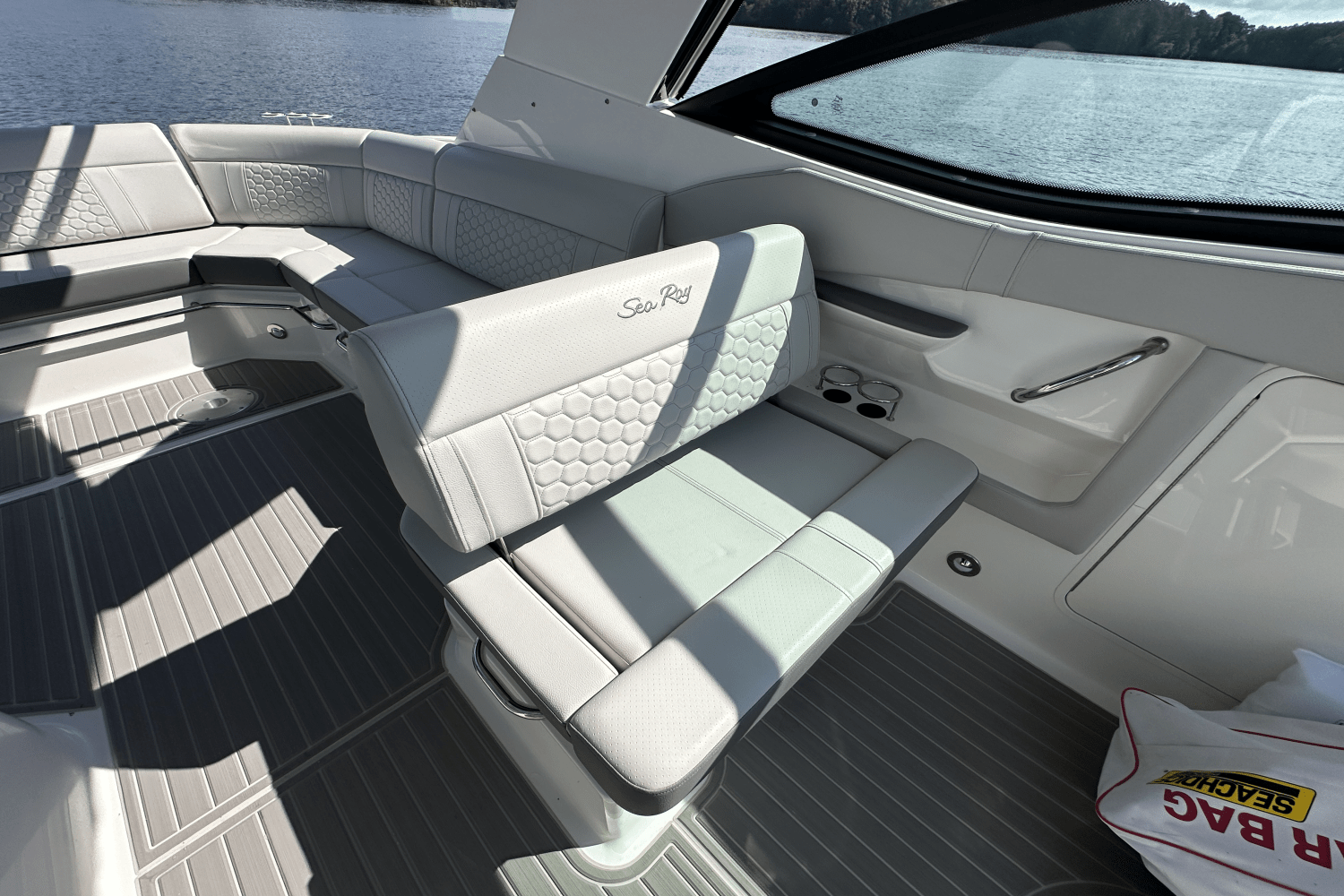 2025 Sea Ray Sundancer 320 Image Thumbnail #26