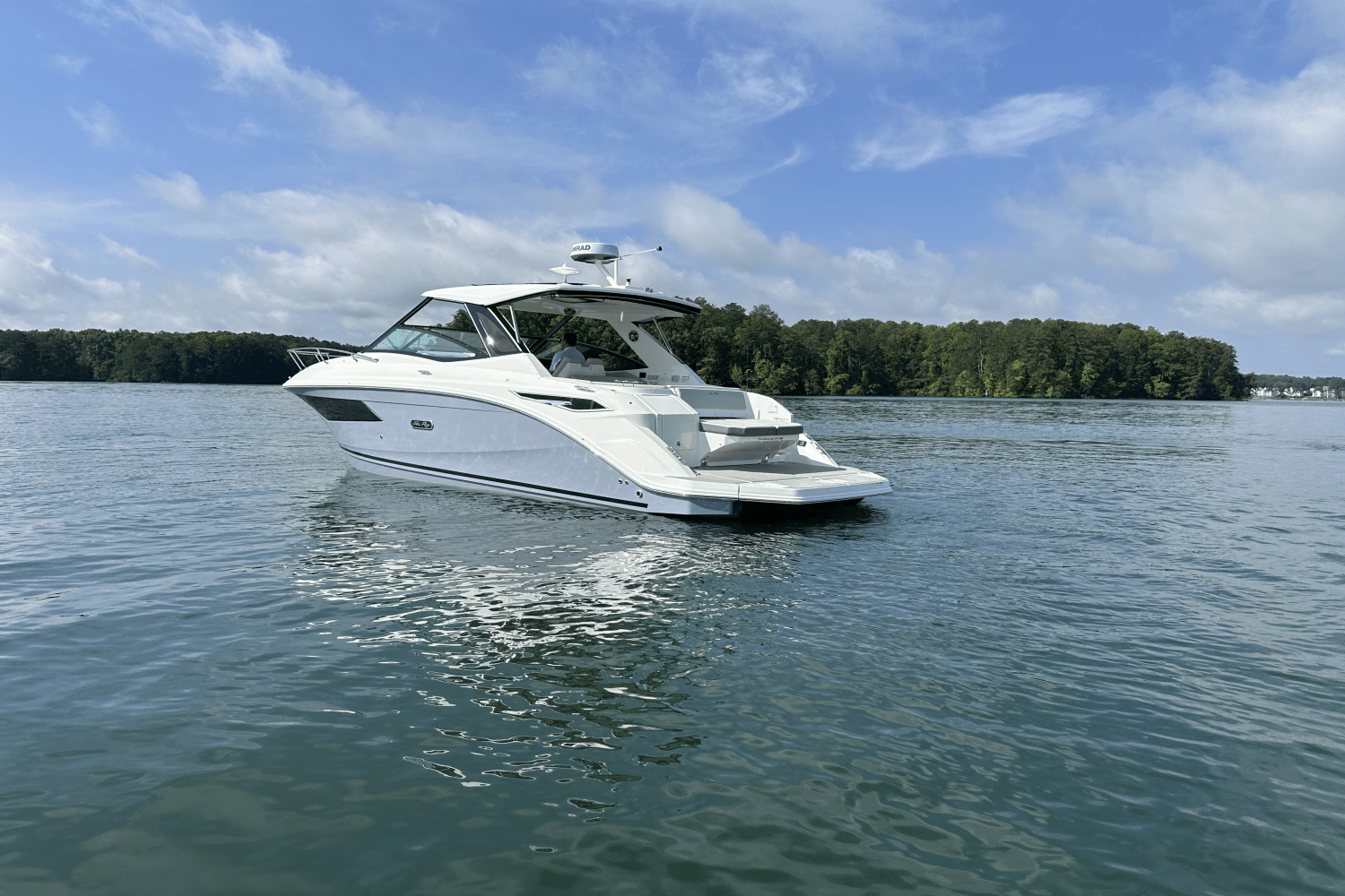 2025 Sea Ray Sundancer 320 Image Thumbnail #2