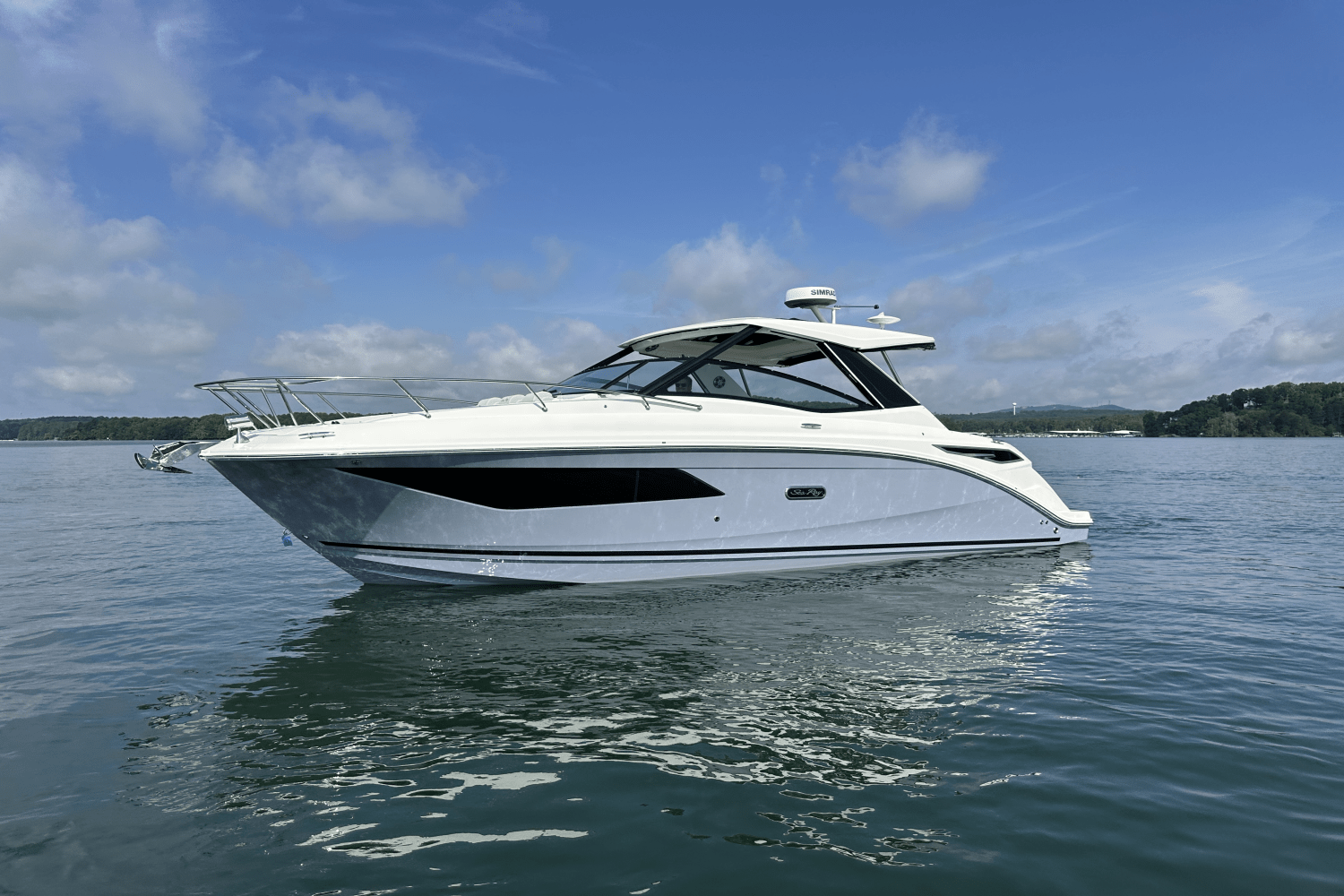 2025 Sea Ray Sundancer 320 Image Thumbnail #3
