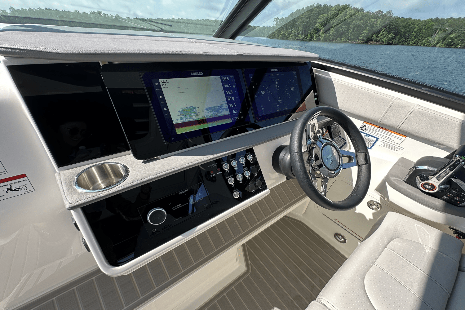 2025 Sea Ray Sundancer 320 Image Thumbnail #22