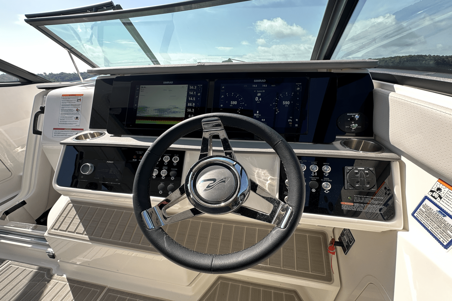 2025 Sea Ray Sundancer 320 Image Thumbnail #25