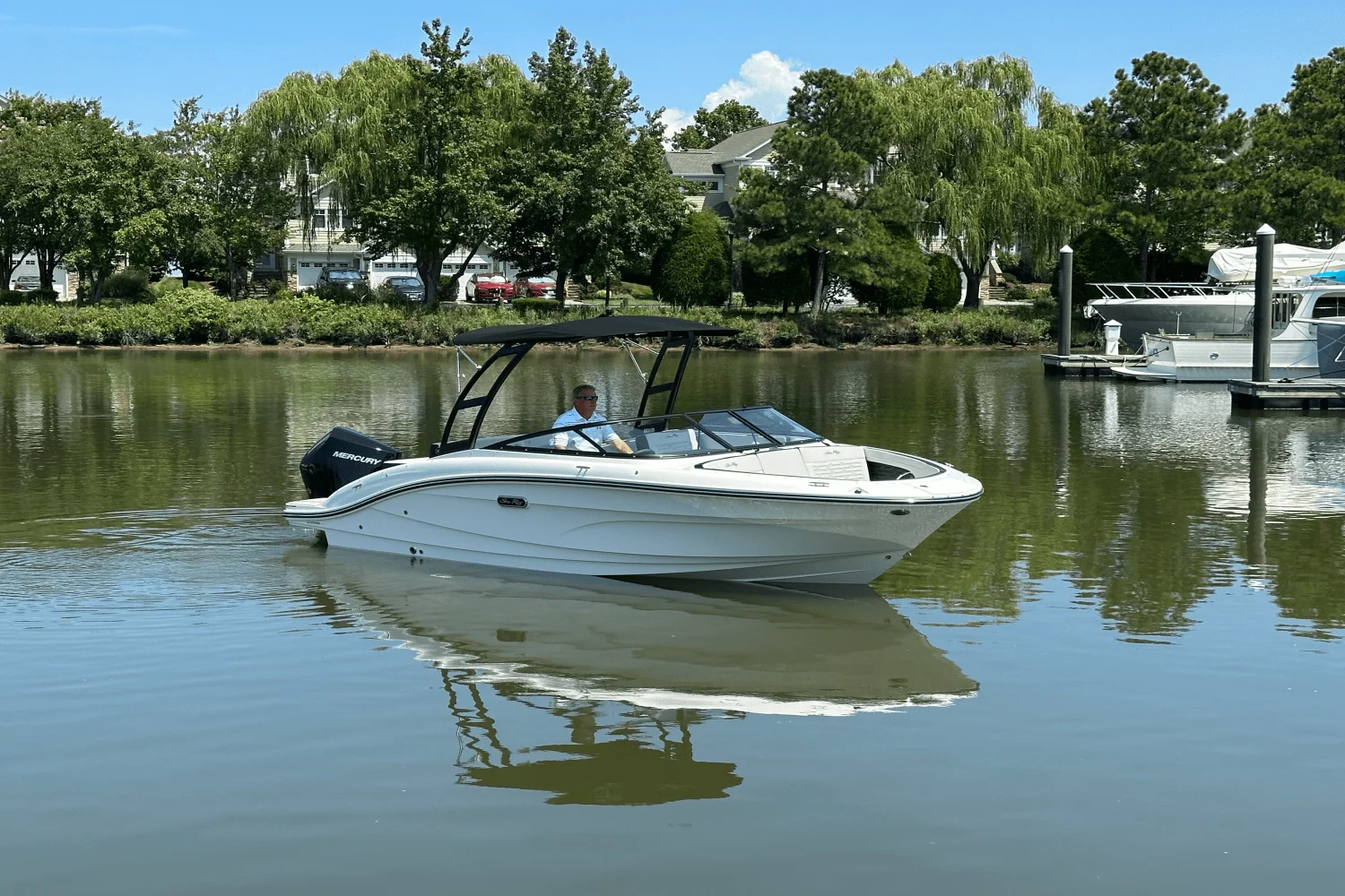 2026 Sea Ray SPX 210 Outboard Image Thumbnail #1