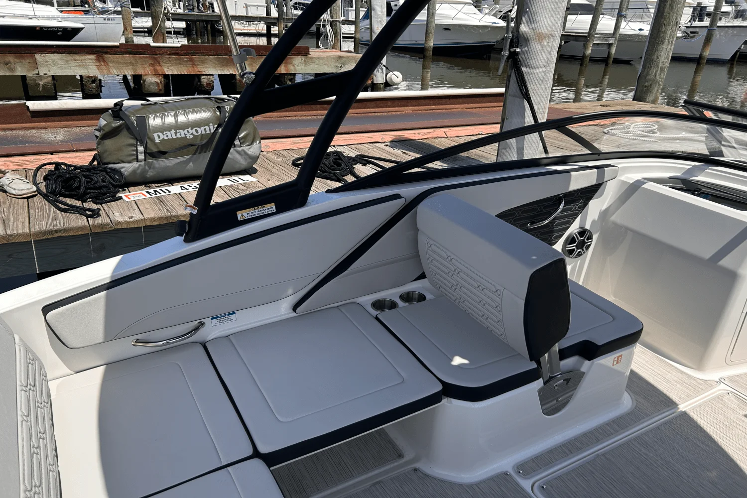 2026 Sea Ray SPX 210 Outboard Image Thumbnail #15