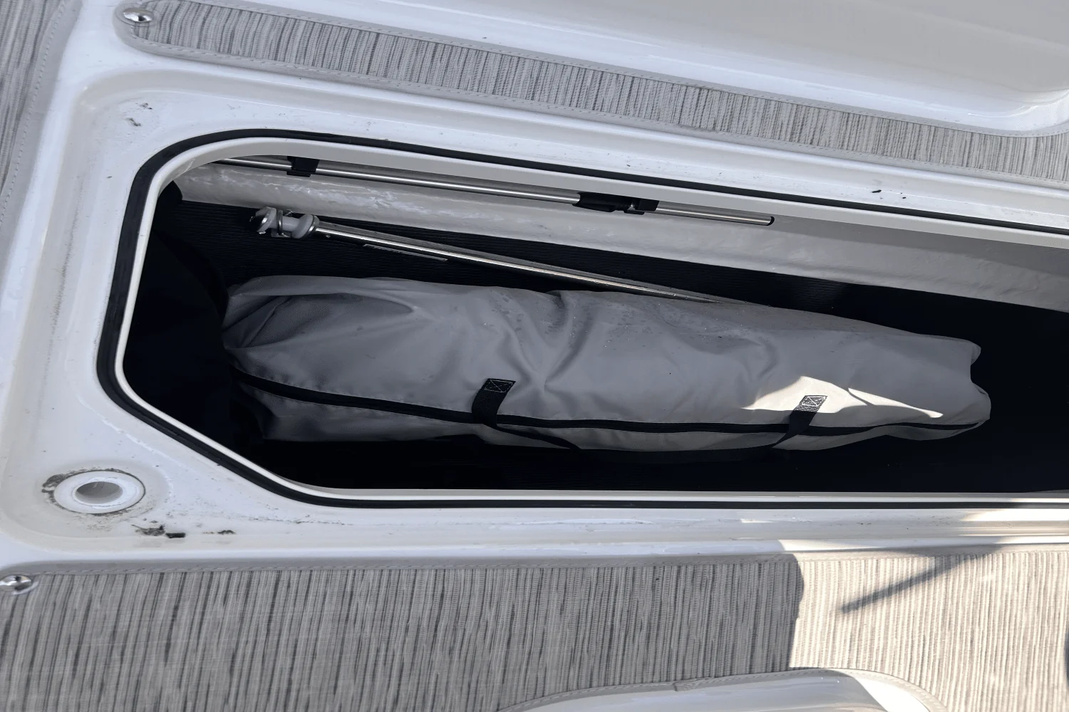 2026 Sea Ray SPX 210 Outboard Image Thumbnail #18