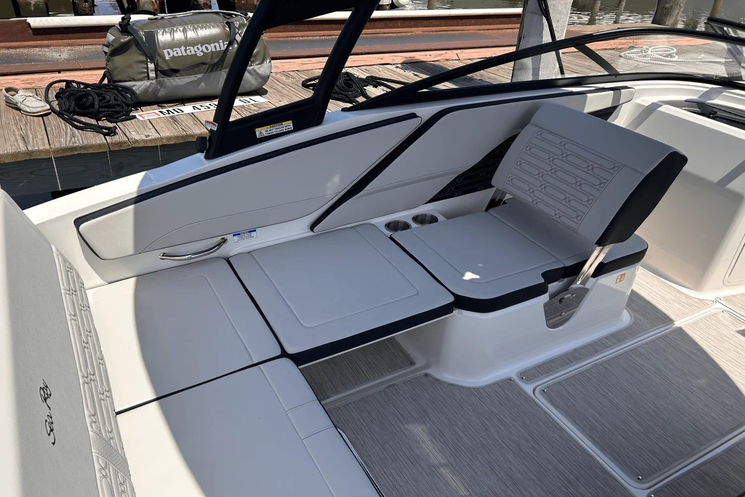 2026 Sea Ray SPX 210 Outboard Image Thumbnail #14