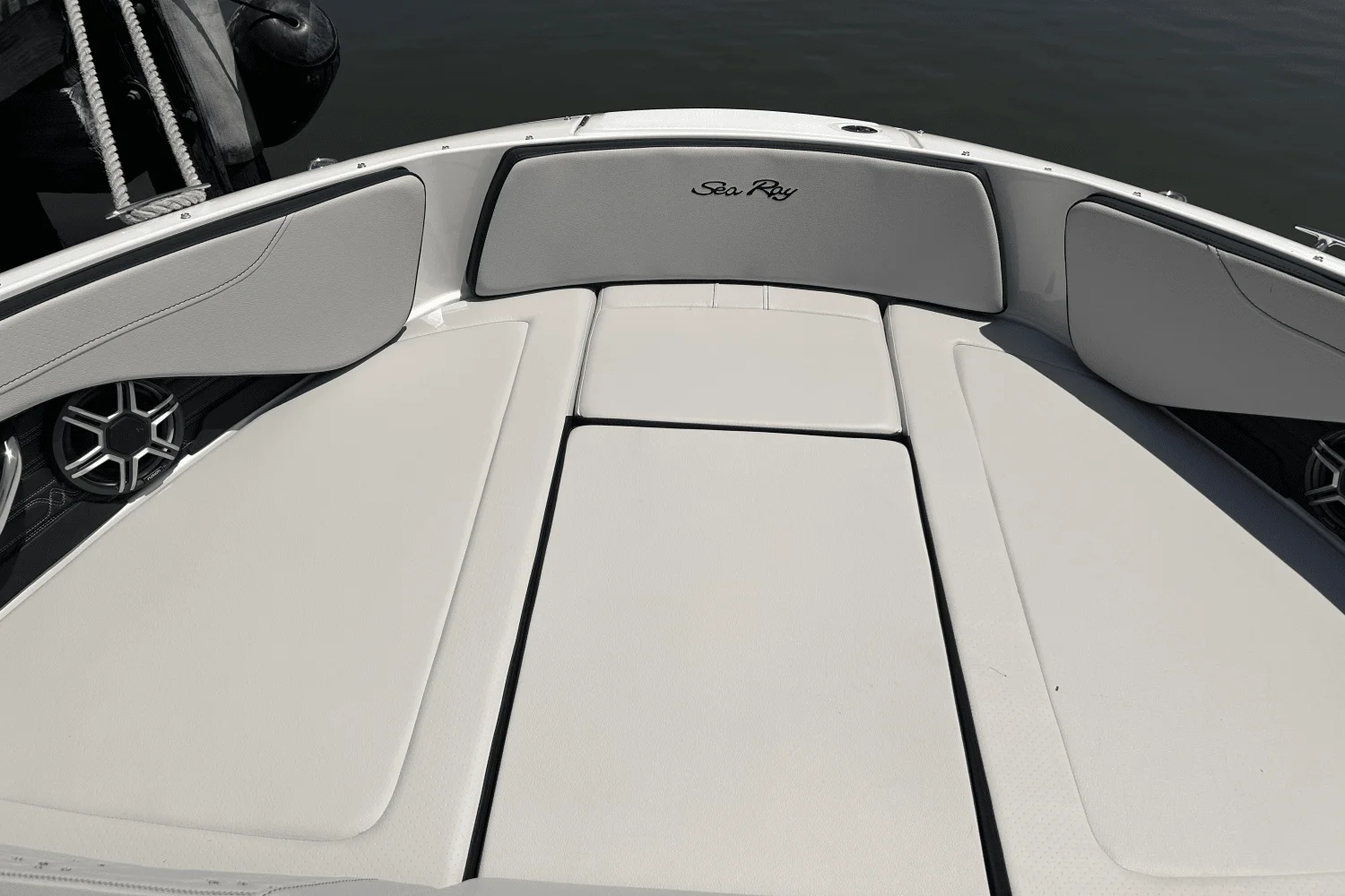 2026 Sea Ray SPX 210 Outboard Image Thumbnail #23