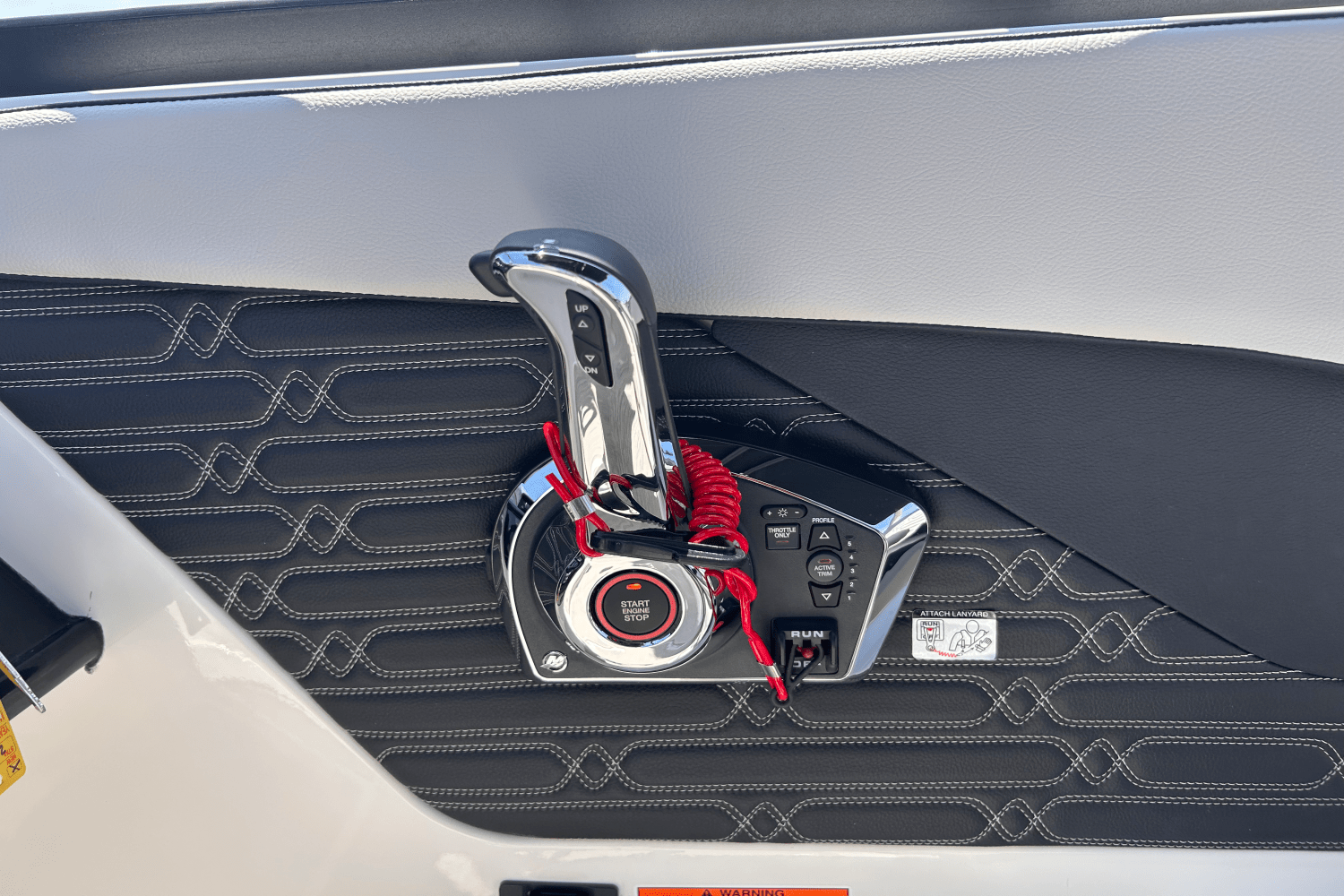 2026 Sea Ray SPX 210 Outboard Image Thumbnail #21