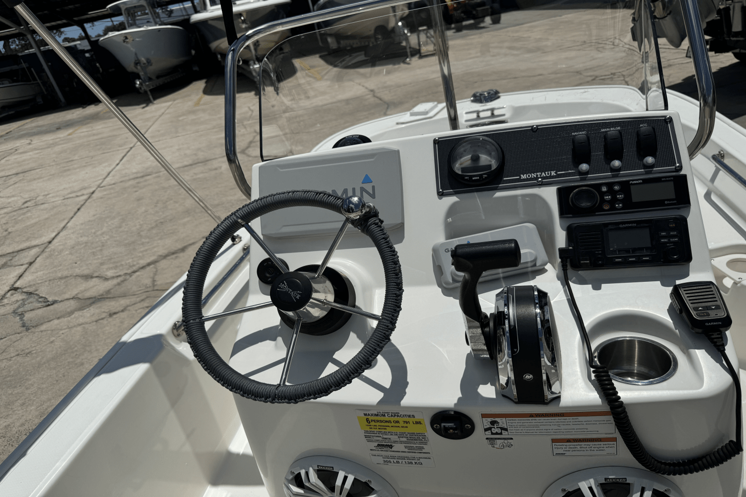 2022 Boston Whaler 150 Montauk Image Thumbnail #8