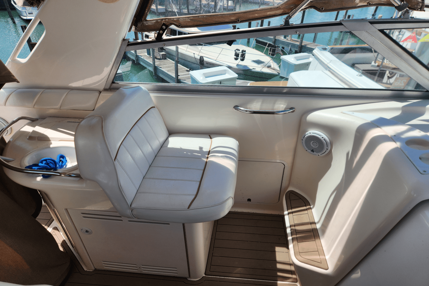 1998 Sea Ray 330 SUNDANCER Image Thumbnail #12