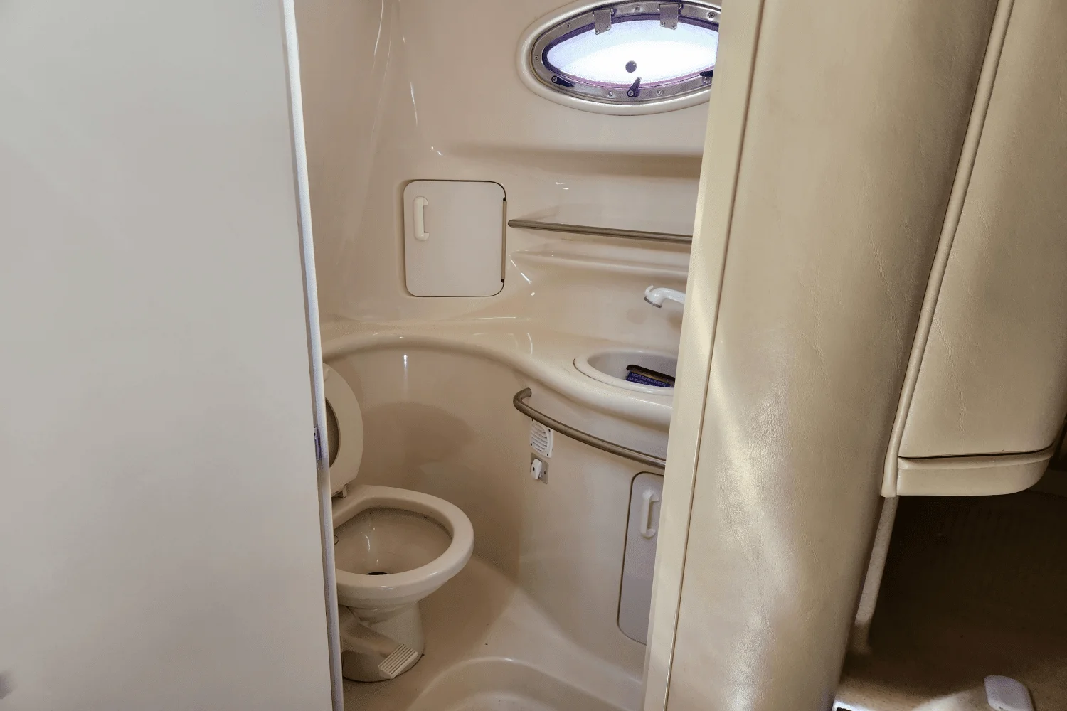 1998 Sea Ray 330 SUNDANCER Image Thumbnail #28