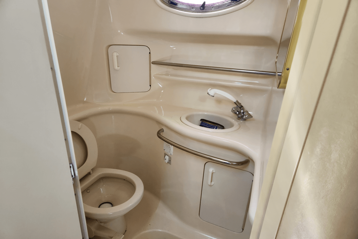 1998 Sea Ray 330 SUNDANCER Image Thumbnail #29