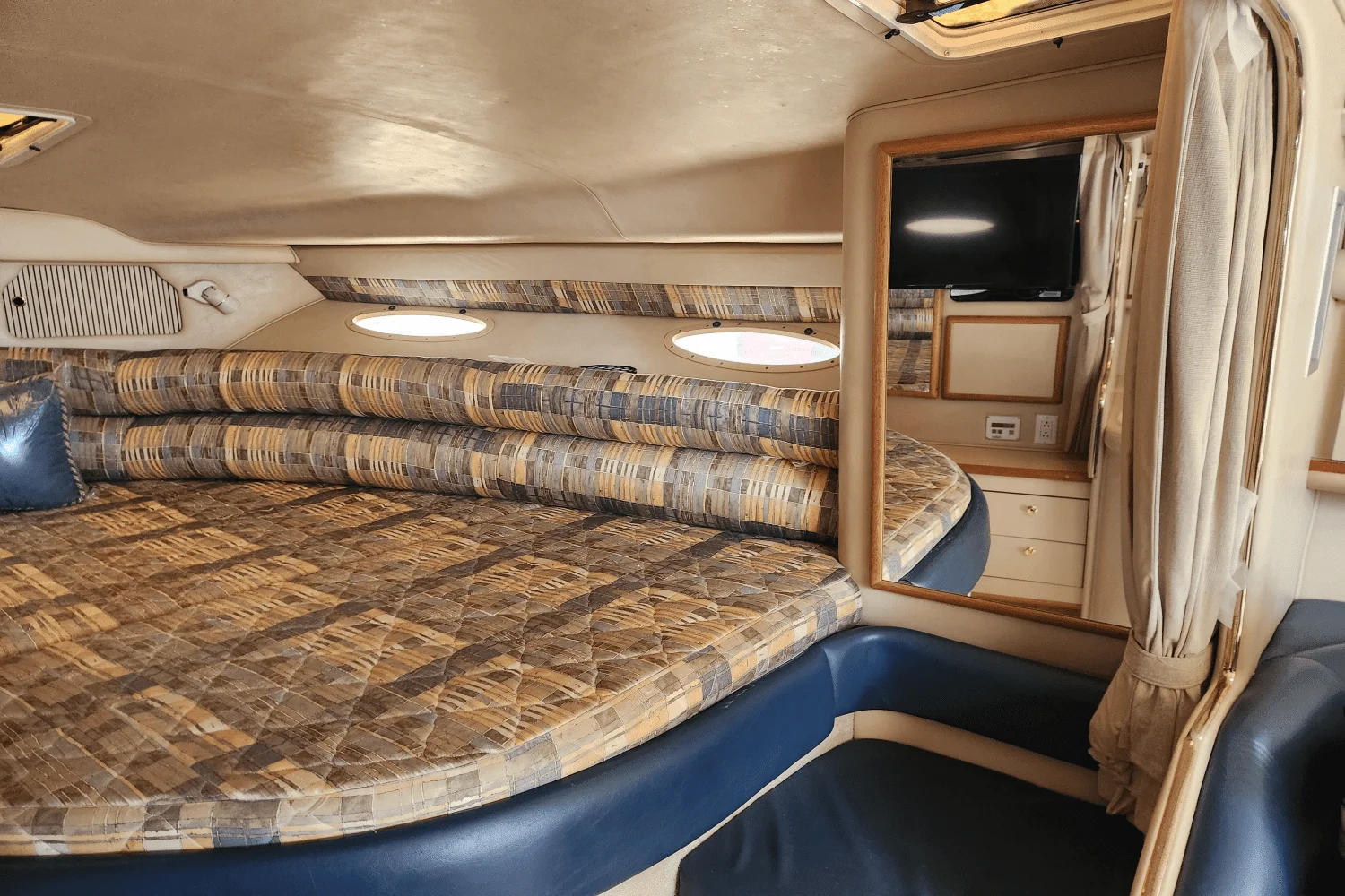 1998 Sea Ray 330 SUNDANCER Image Thumbnail #26