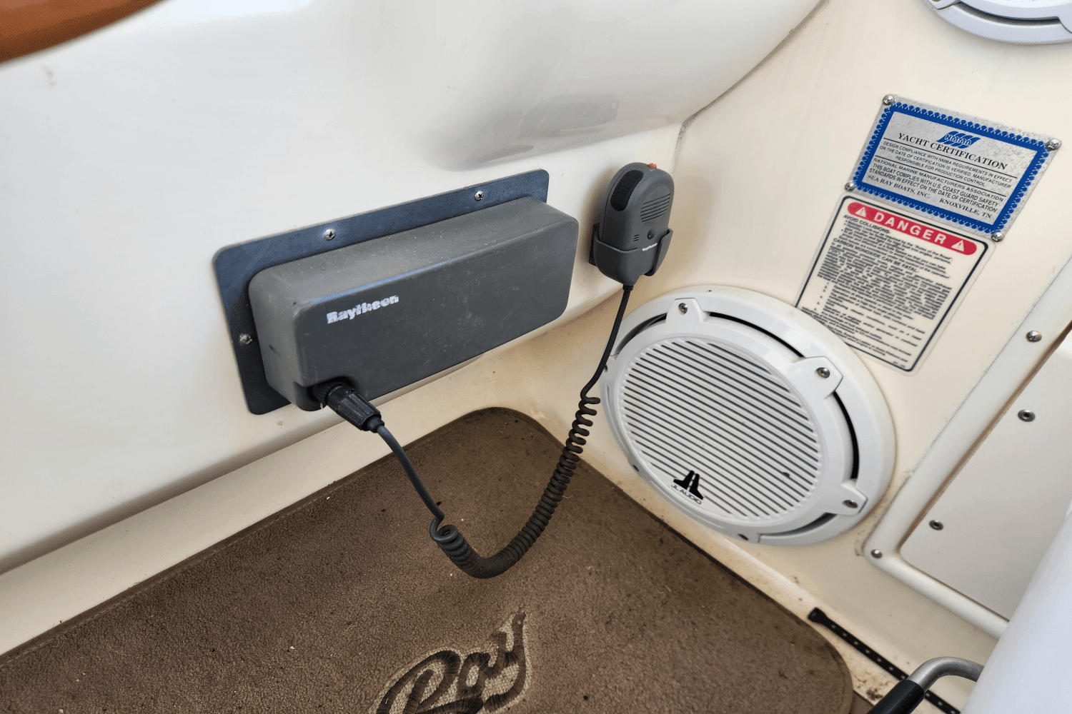 1998 Sea Ray 330 SUNDANCER Image Thumbnail #11