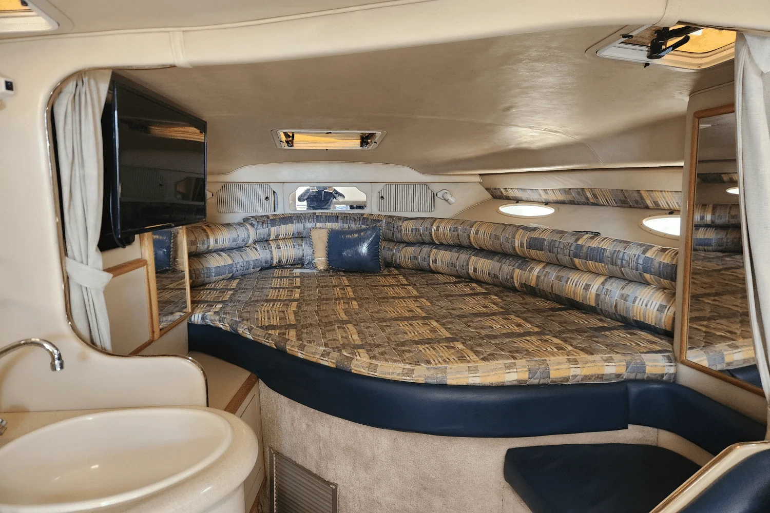 1998 Sea Ray 330 SUNDANCER Image Thumbnail #24