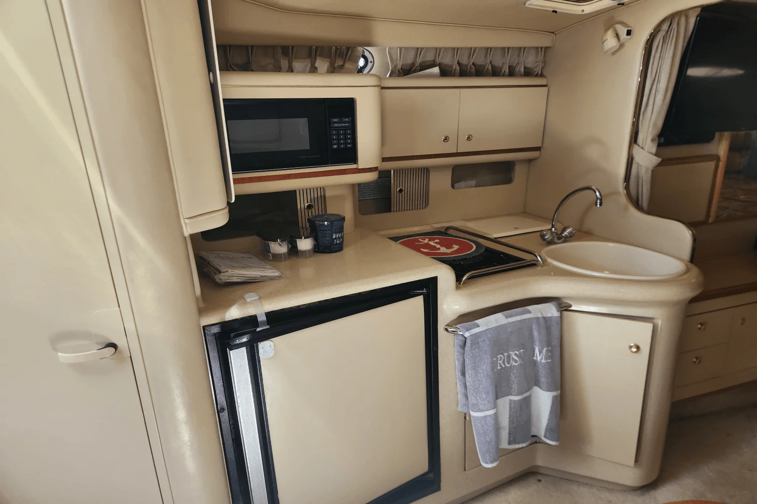 1998 Sea Ray 330 SUNDANCER Image Thumbnail #23