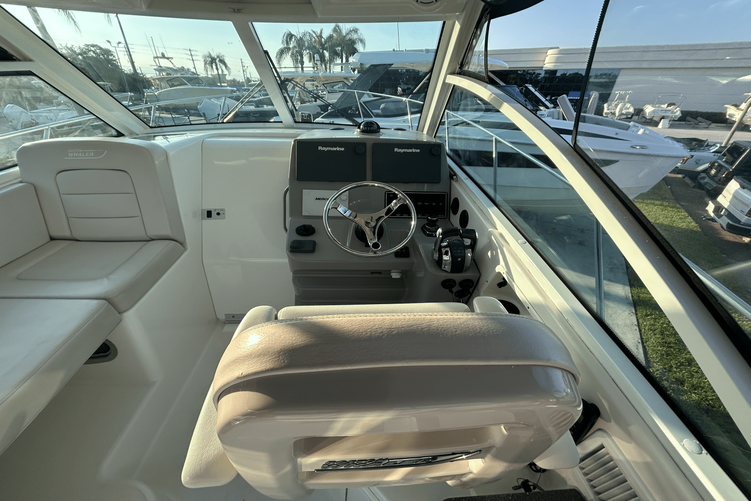 2017 Boston Whaler 315 CQ Image Thumbnail #20
