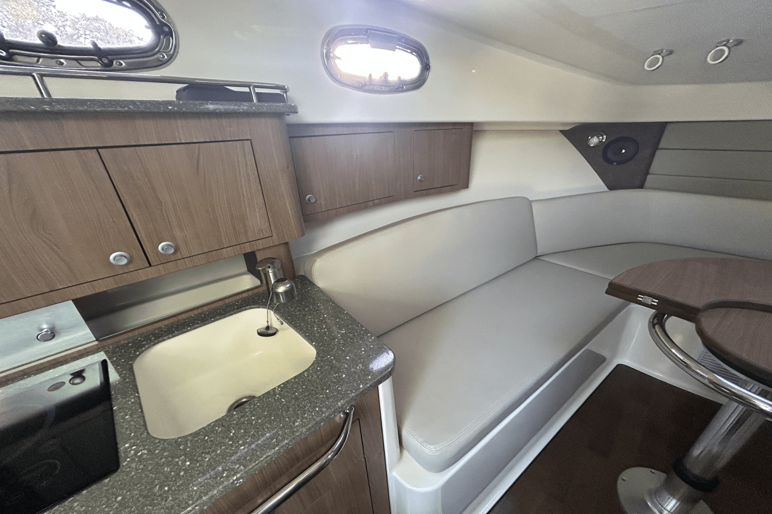 2017 Boston Whaler 315 CQ Image Thumbnail #29