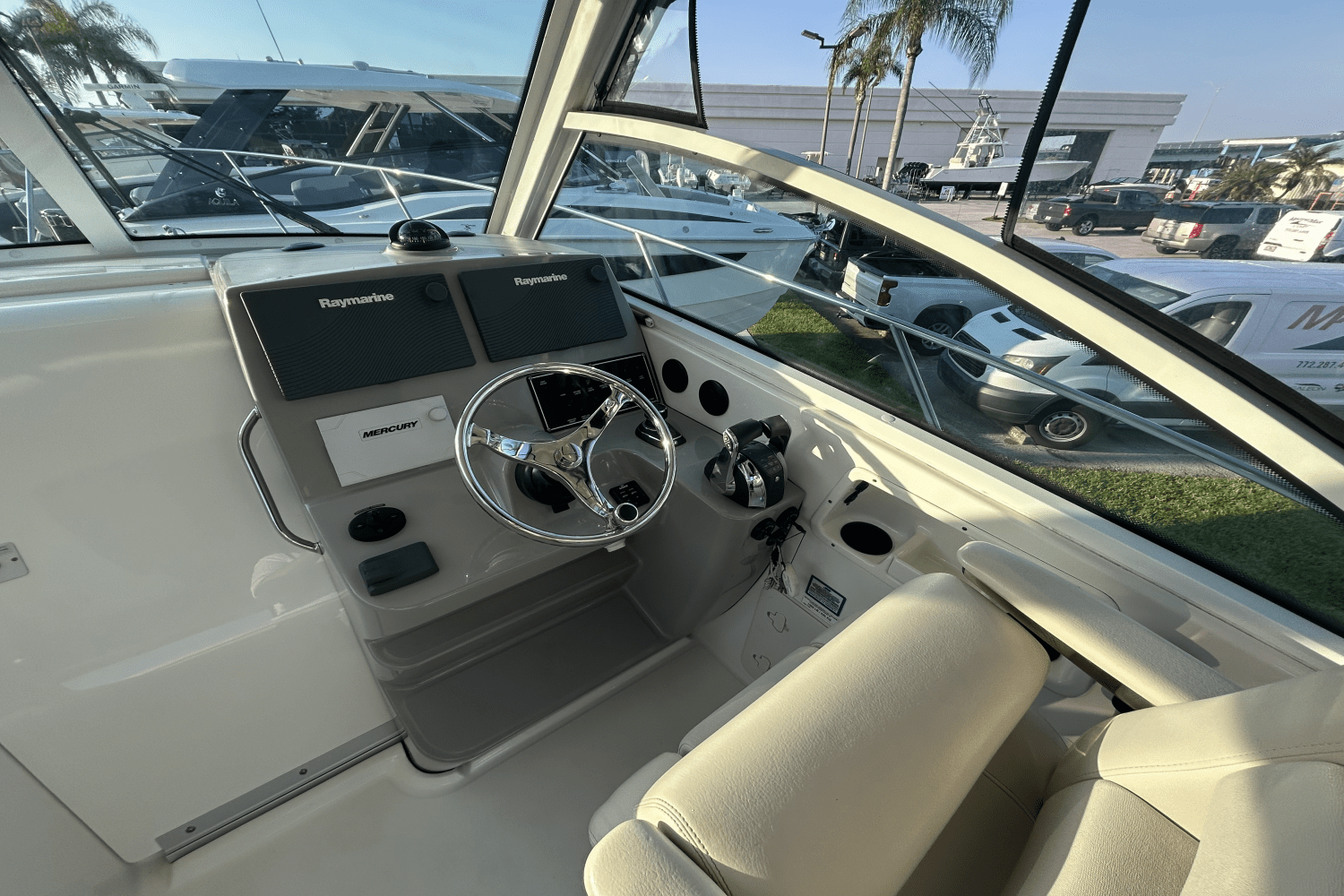 2017 Boston Whaler 315 CQ Image Thumbnail #23