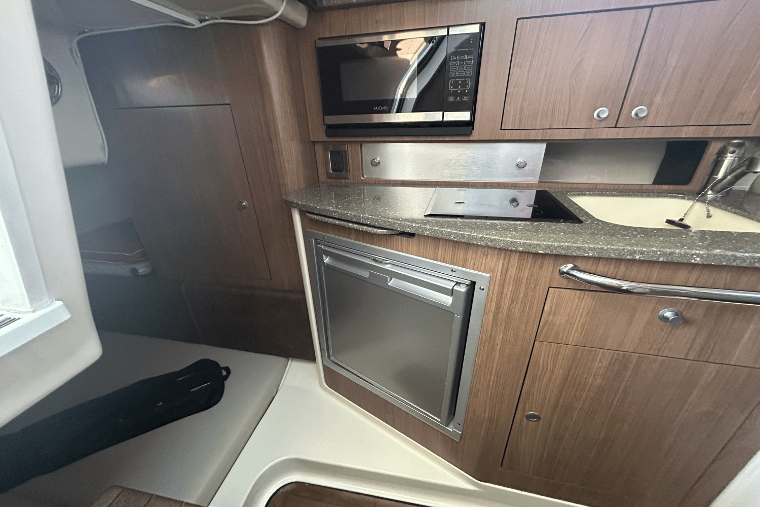 2017 Boston Whaler 315 CQ Image Thumbnail #26