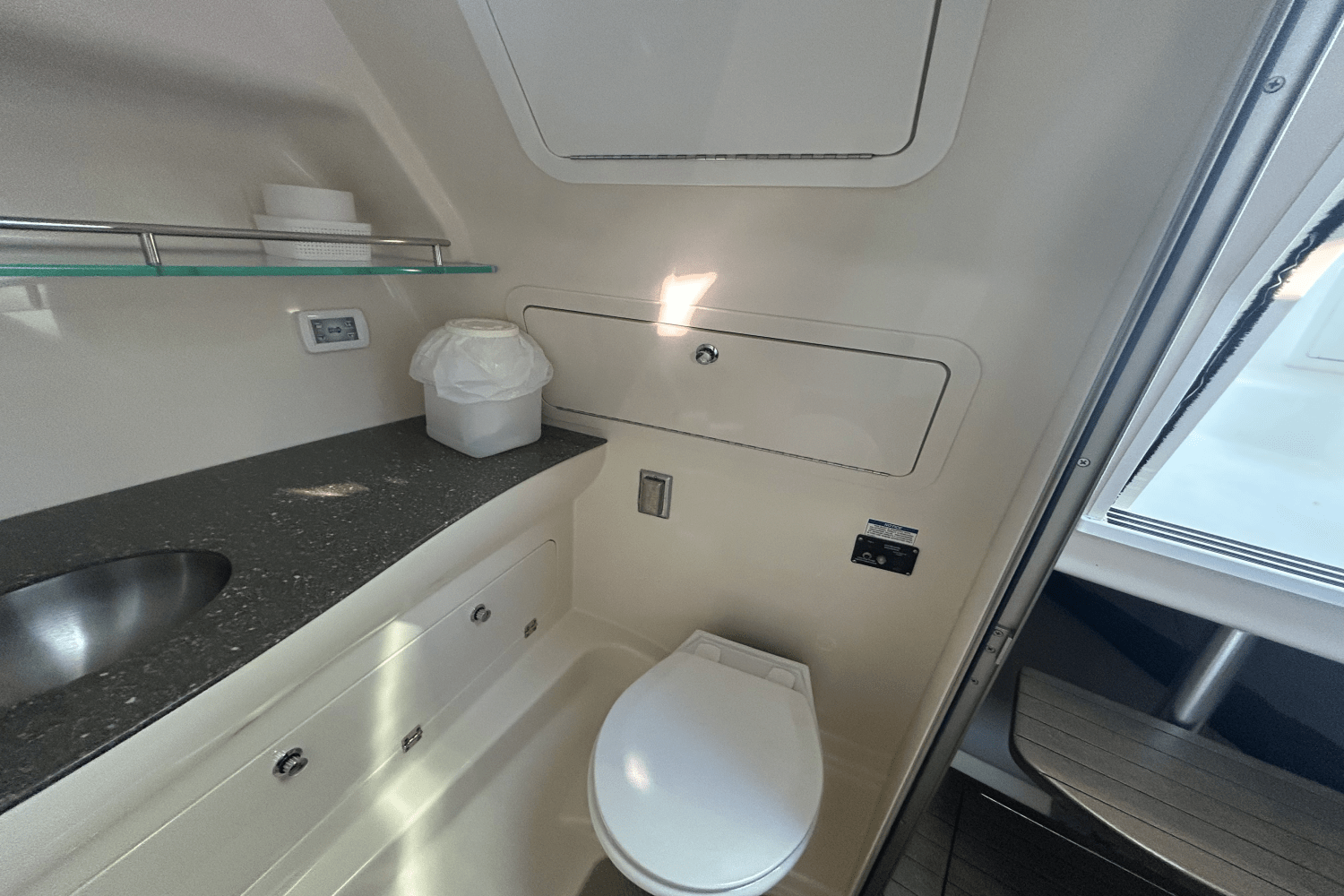 2017 Boston Whaler 315 CQ Image Thumbnail #35