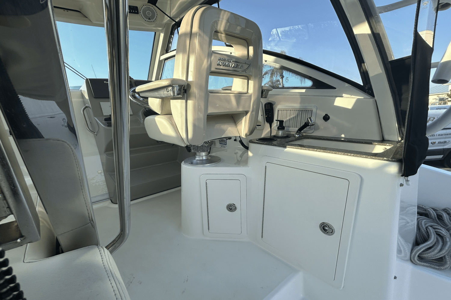 2017 Boston Whaler 315 CQ Image Thumbnail #38