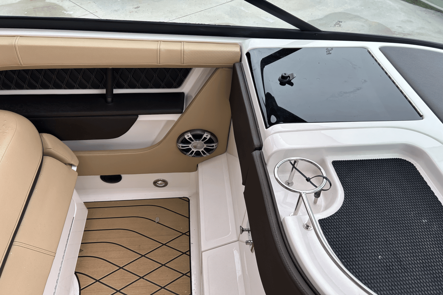 2024 Sea Ray 310 SLX Image Thumbnail #16