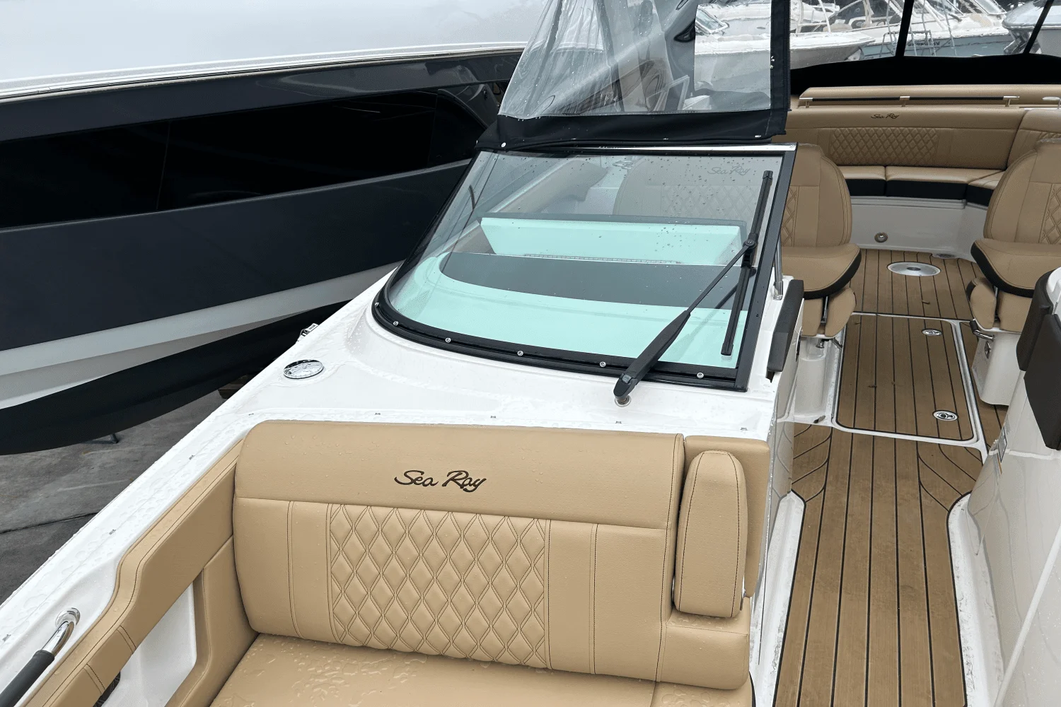 2024 Sea Ray 310 SLX Image Thumbnail #9