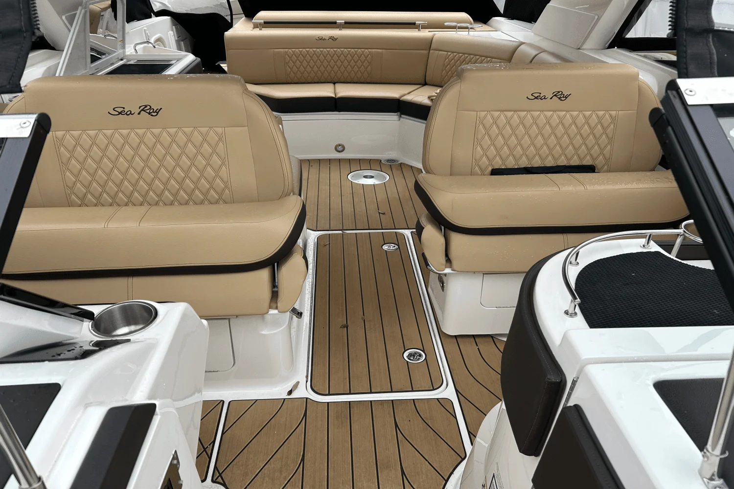 2024 Sea Ray 310 SLX Image Thumbnail #12