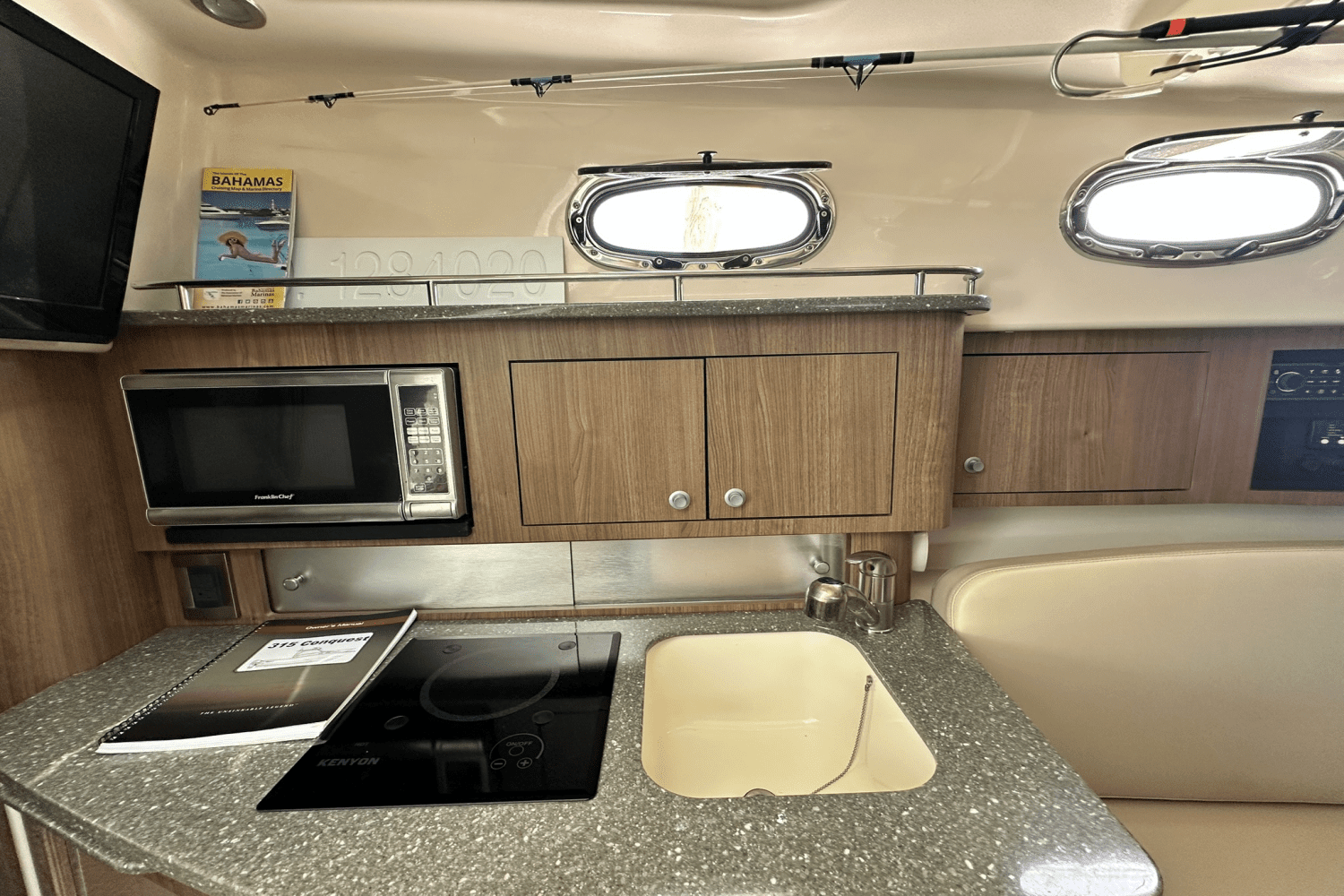 2015 Boston Whaler 315 CONQUEST Image Thumbnail #37