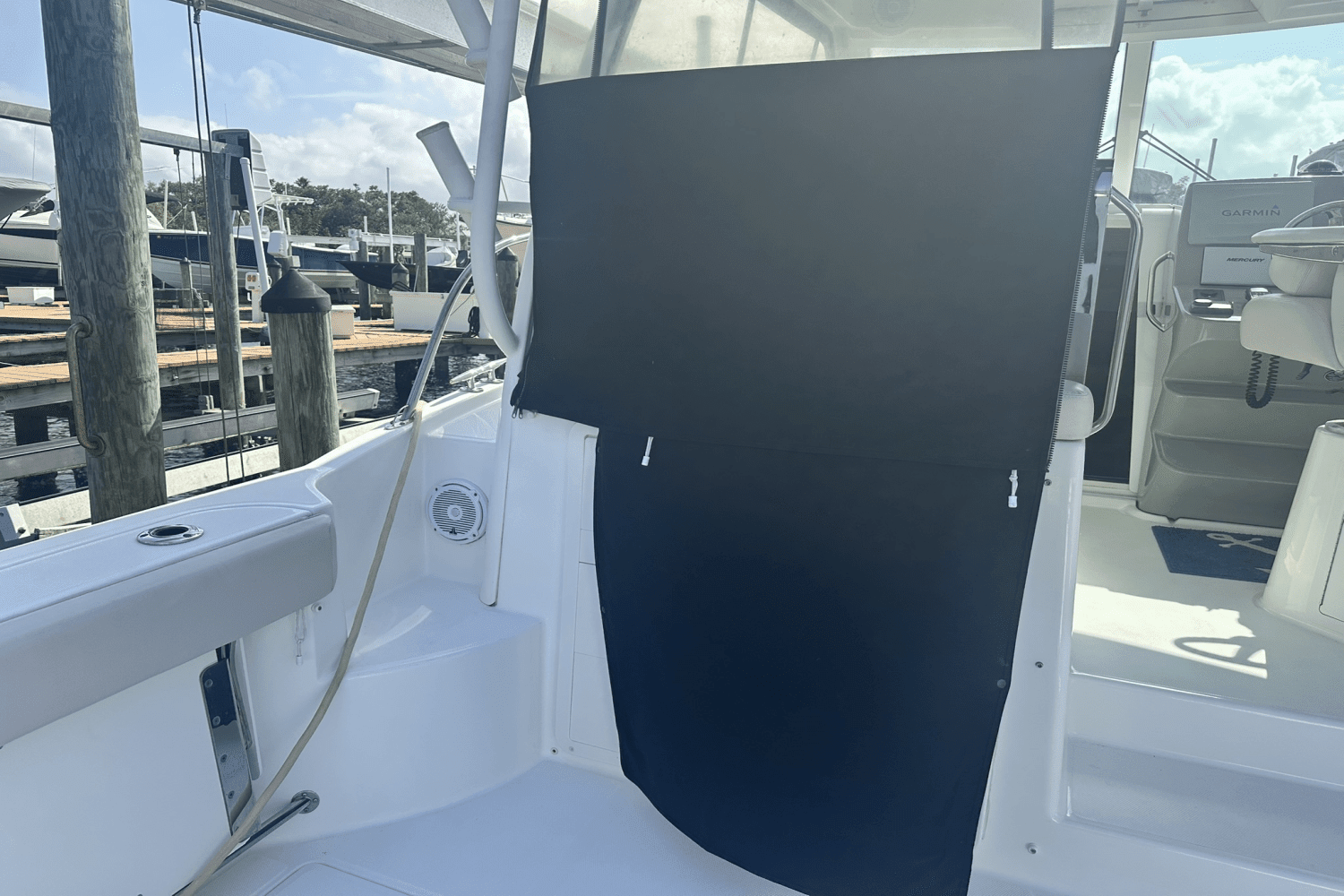 2015 Boston Whaler 315 CONQUEST Image Thumbnail #22