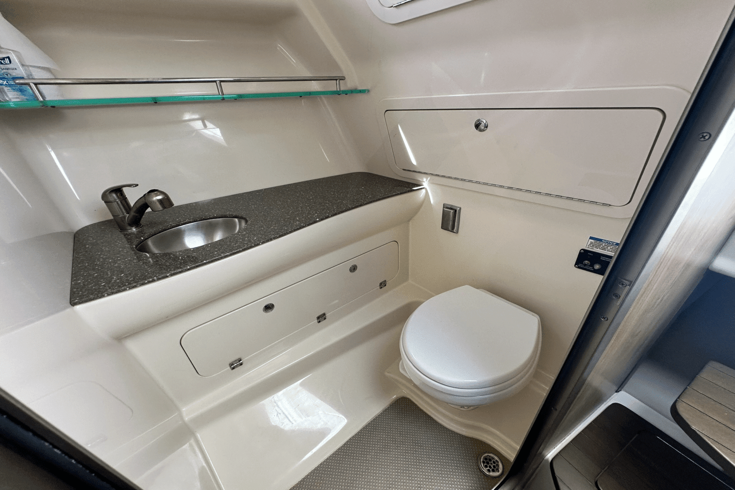 2015 Boston Whaler 315 CONQUEST Image Thumbnail #42