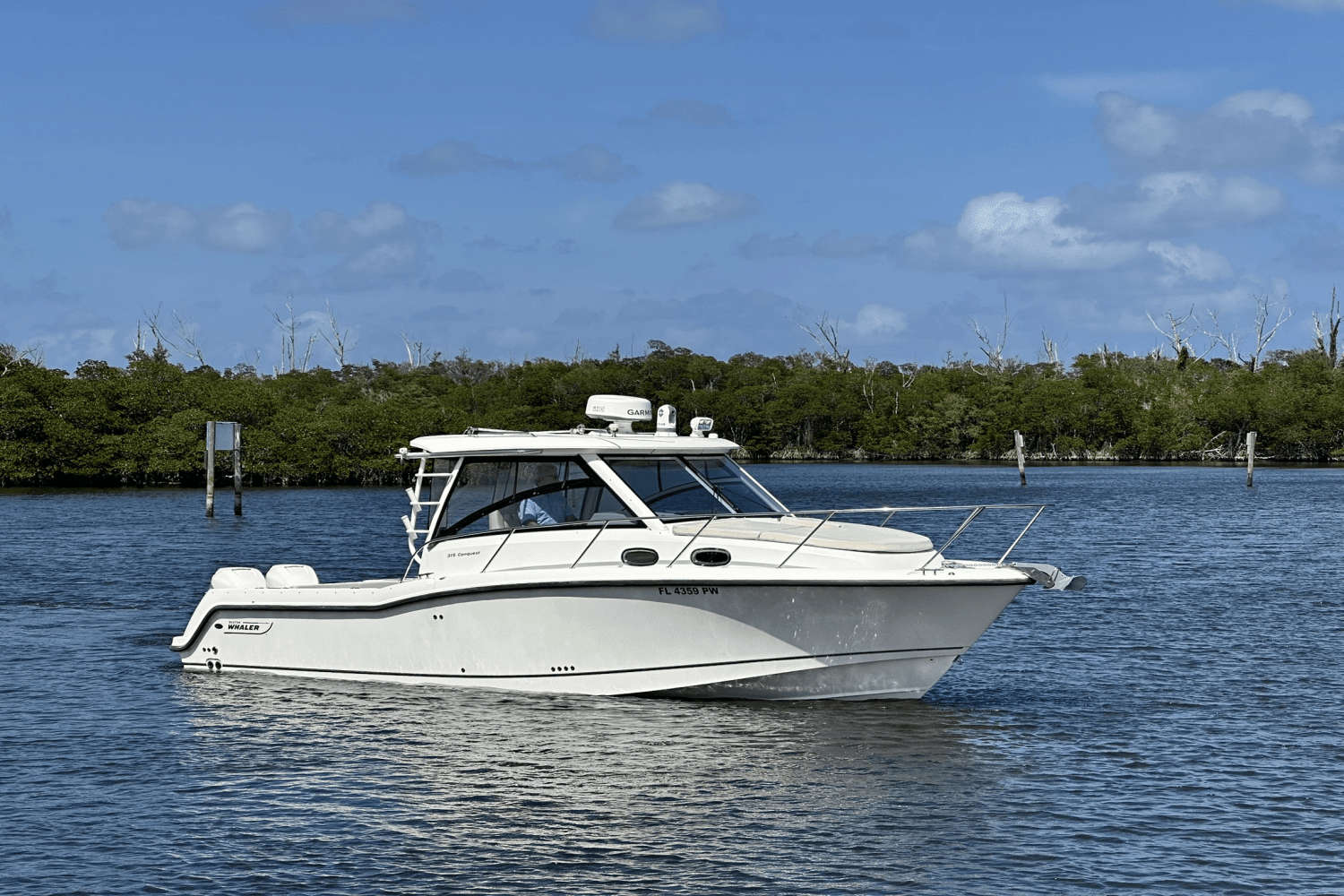2015 Boston Whaler 315 CONQUEST Image Thumbnail #4