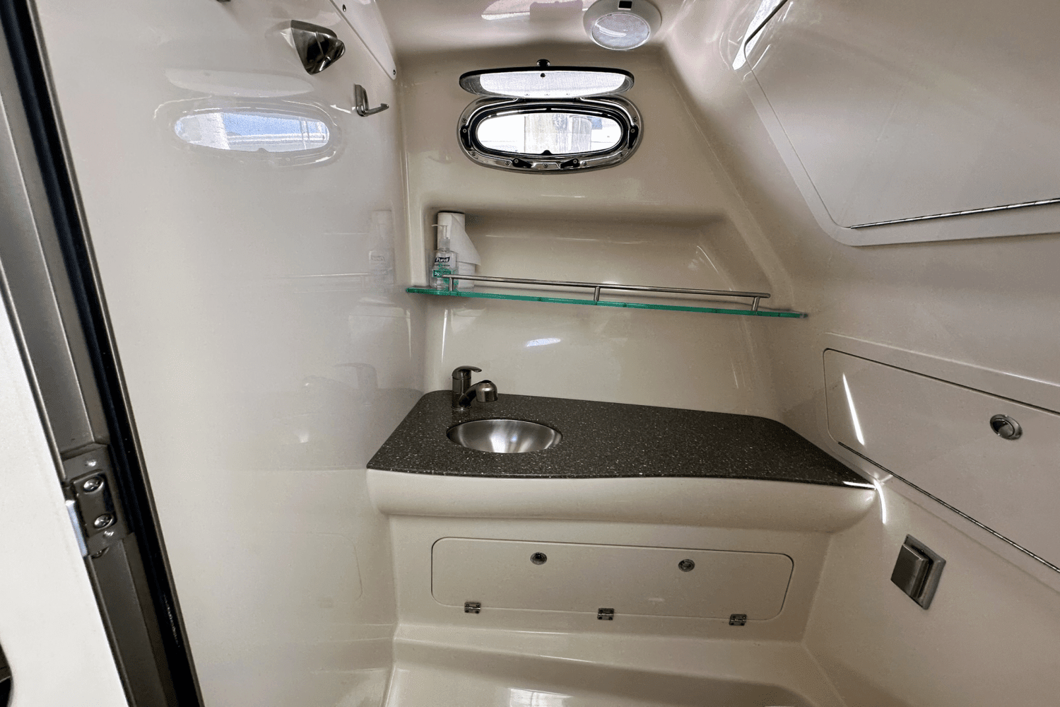 2015 Boston Whaler 315 CONQUEST Image Thumbnail #41