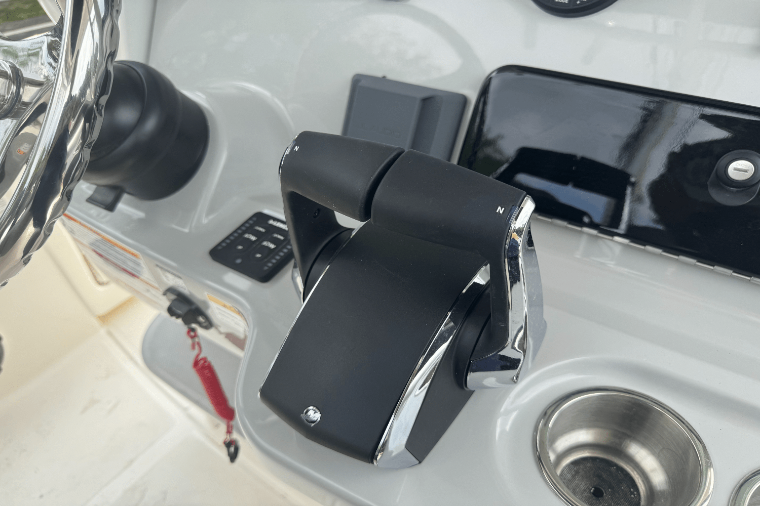 2026 Boston Whaler 25OR Image Thumbnail #17