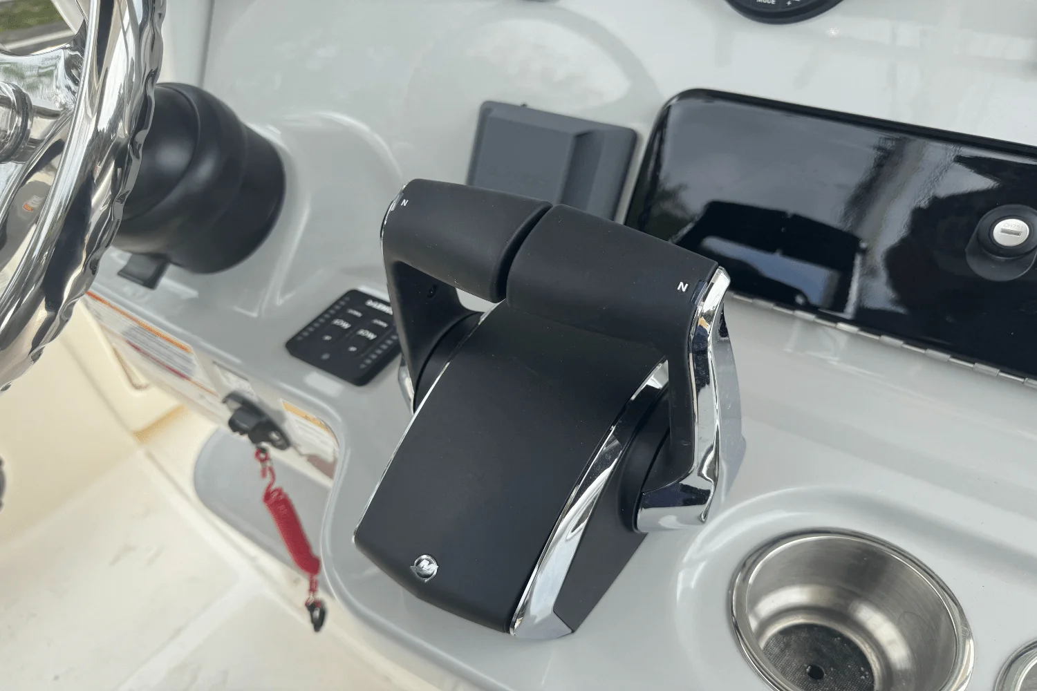 2026 Boston Whaler 250 Outrage Image Thumbnail #17