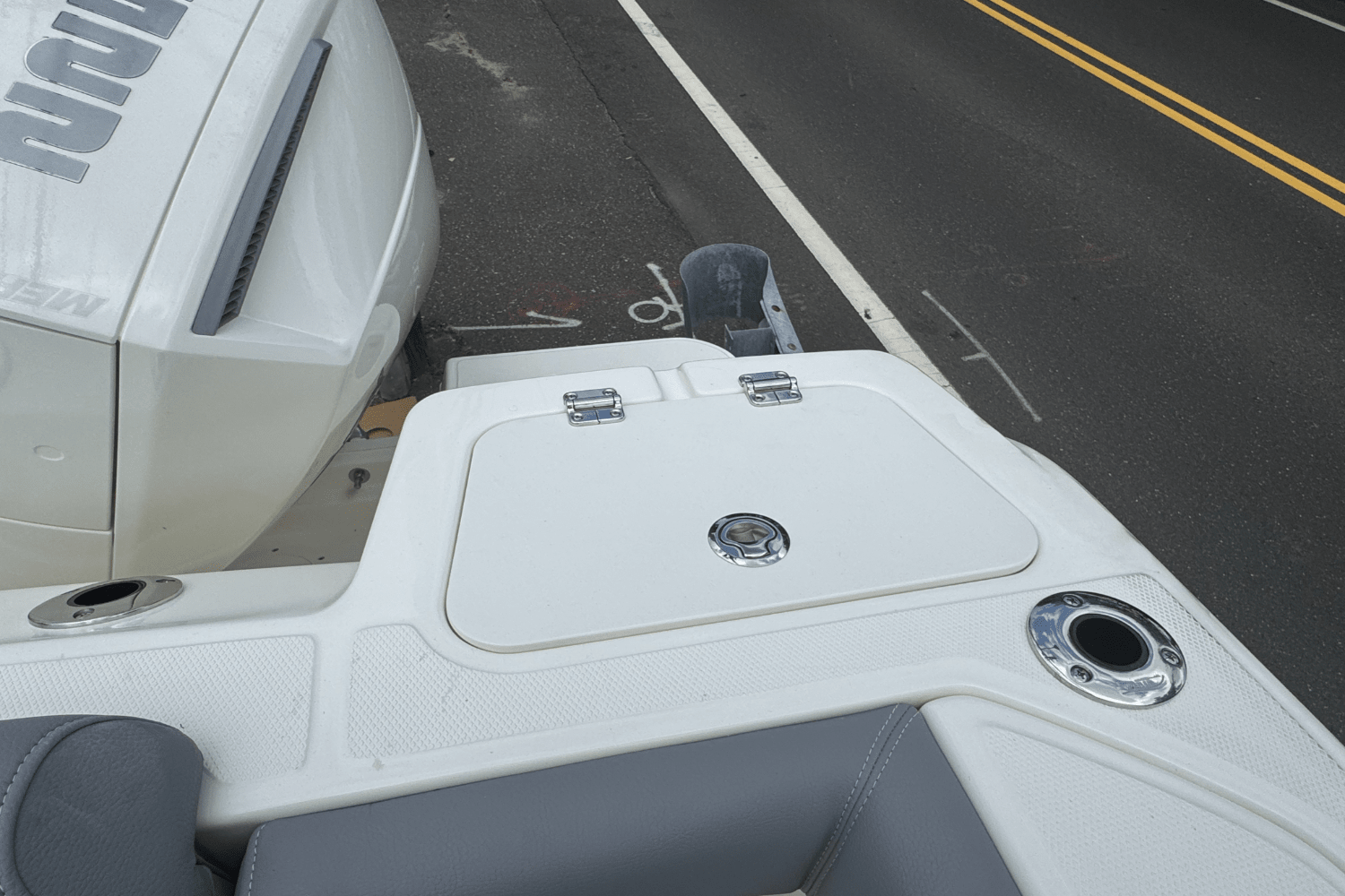 2026 Boston Whaler 25OR Image Thumbnail #7