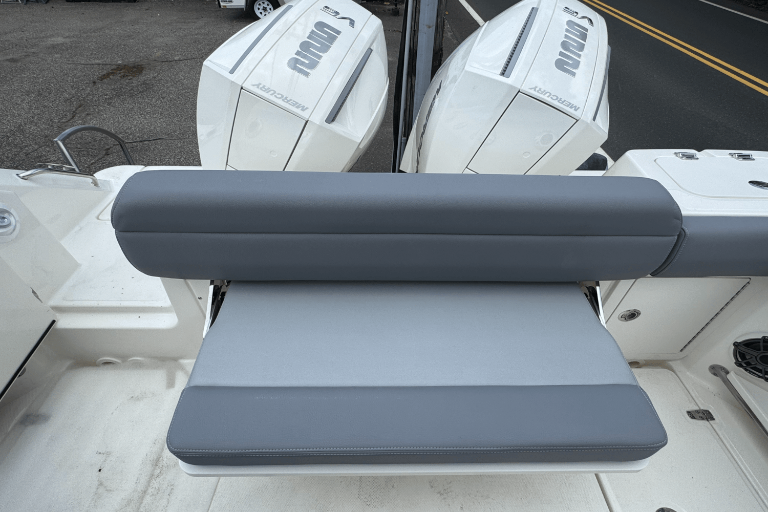 2026 Boston Whaler 25OR Image Thumbnail #6