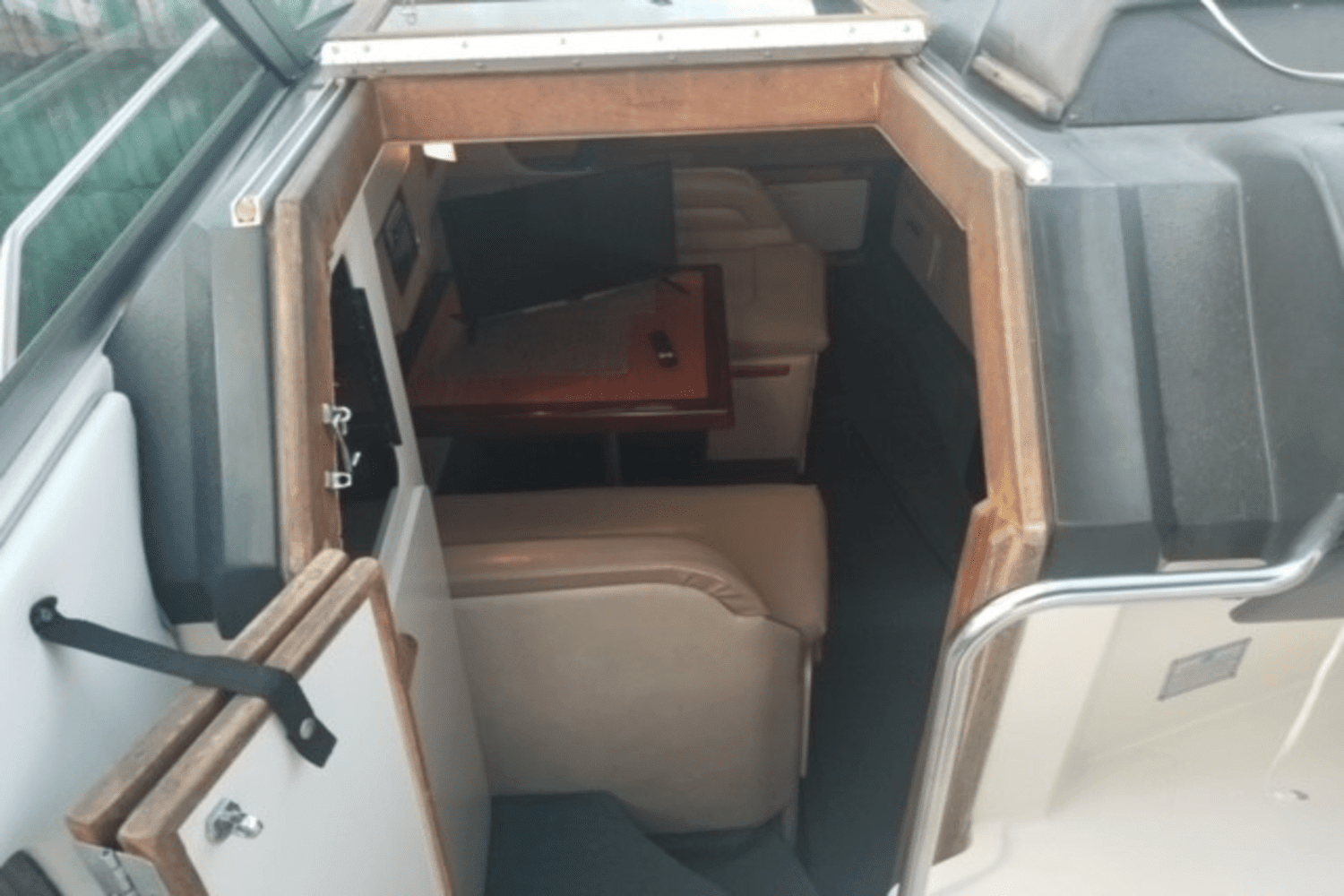 Thumbnail 2 for 1992 Sea Ray 290 SUNDANCER