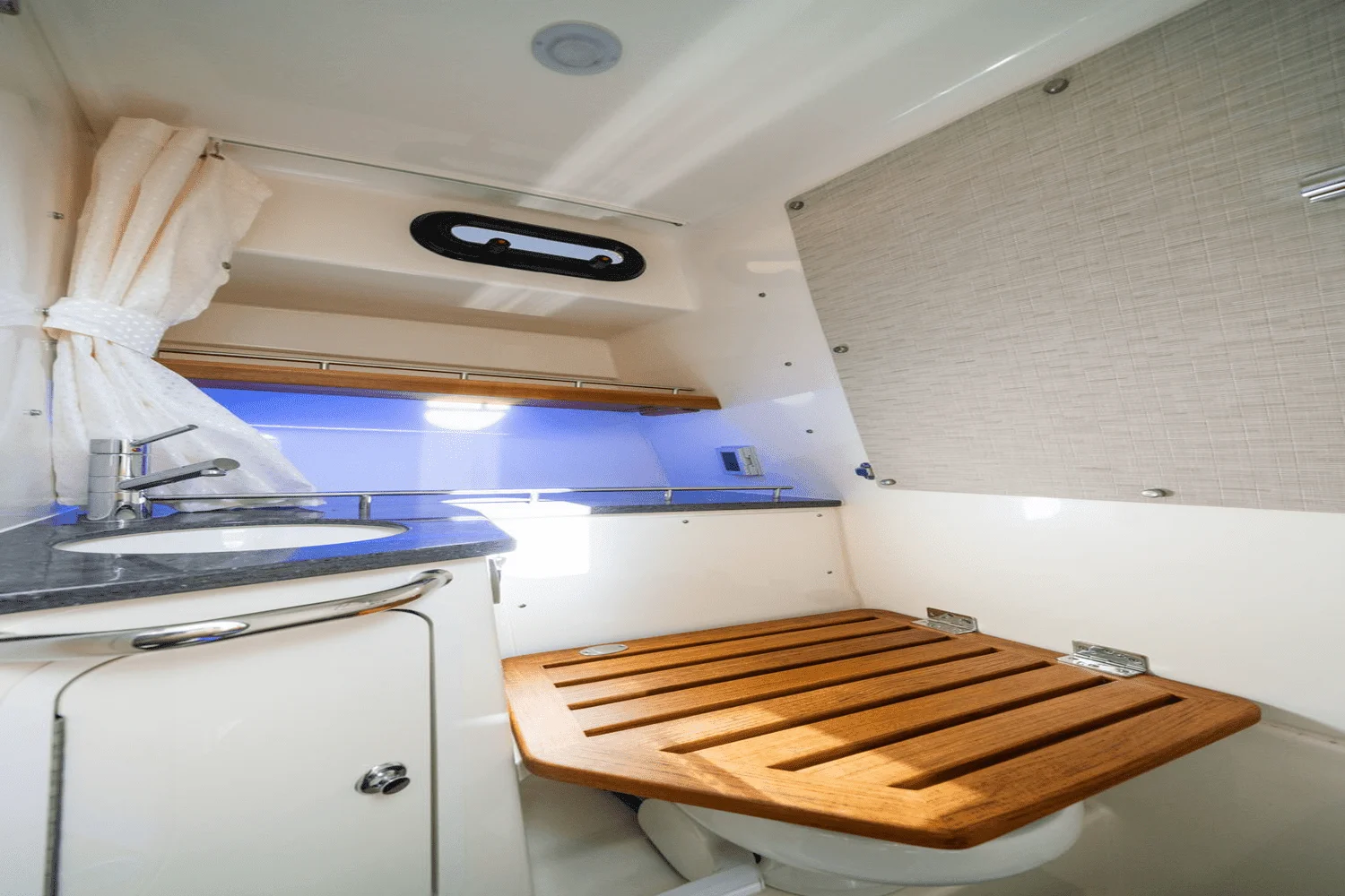 2022 Boston Whaler 350 REALM Image Thumbnail #52