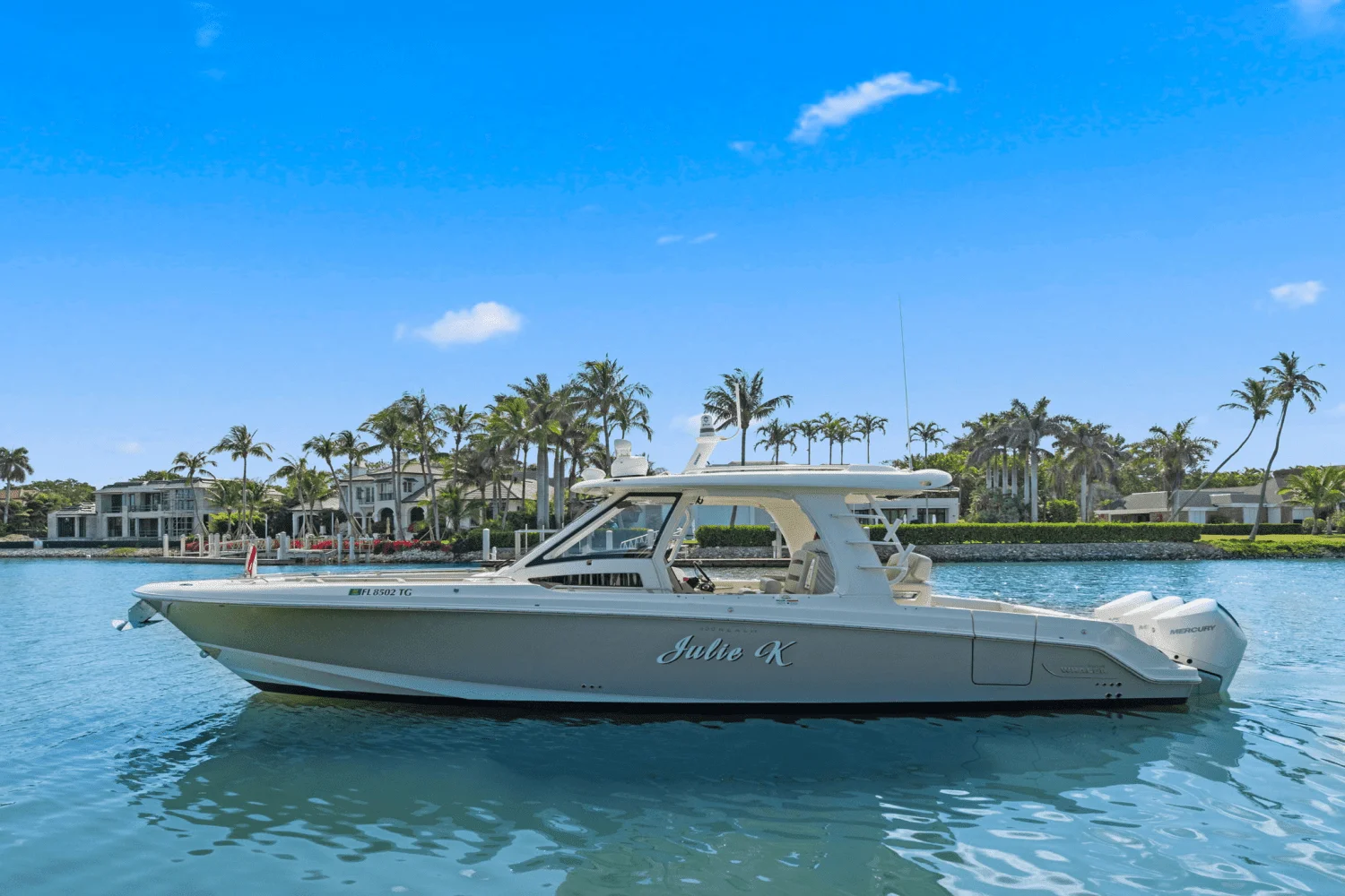 2022 Boston Whaler 350 REALM Image Thumbnail #4