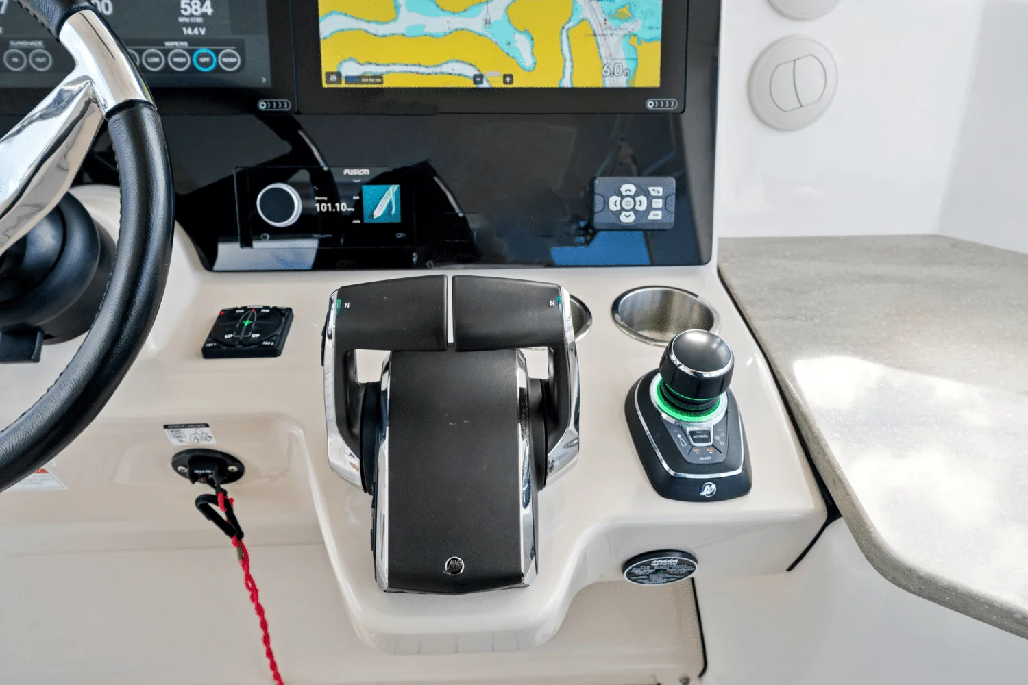 2022 Boston Whaler 350 REALM Image Thumbnail #38