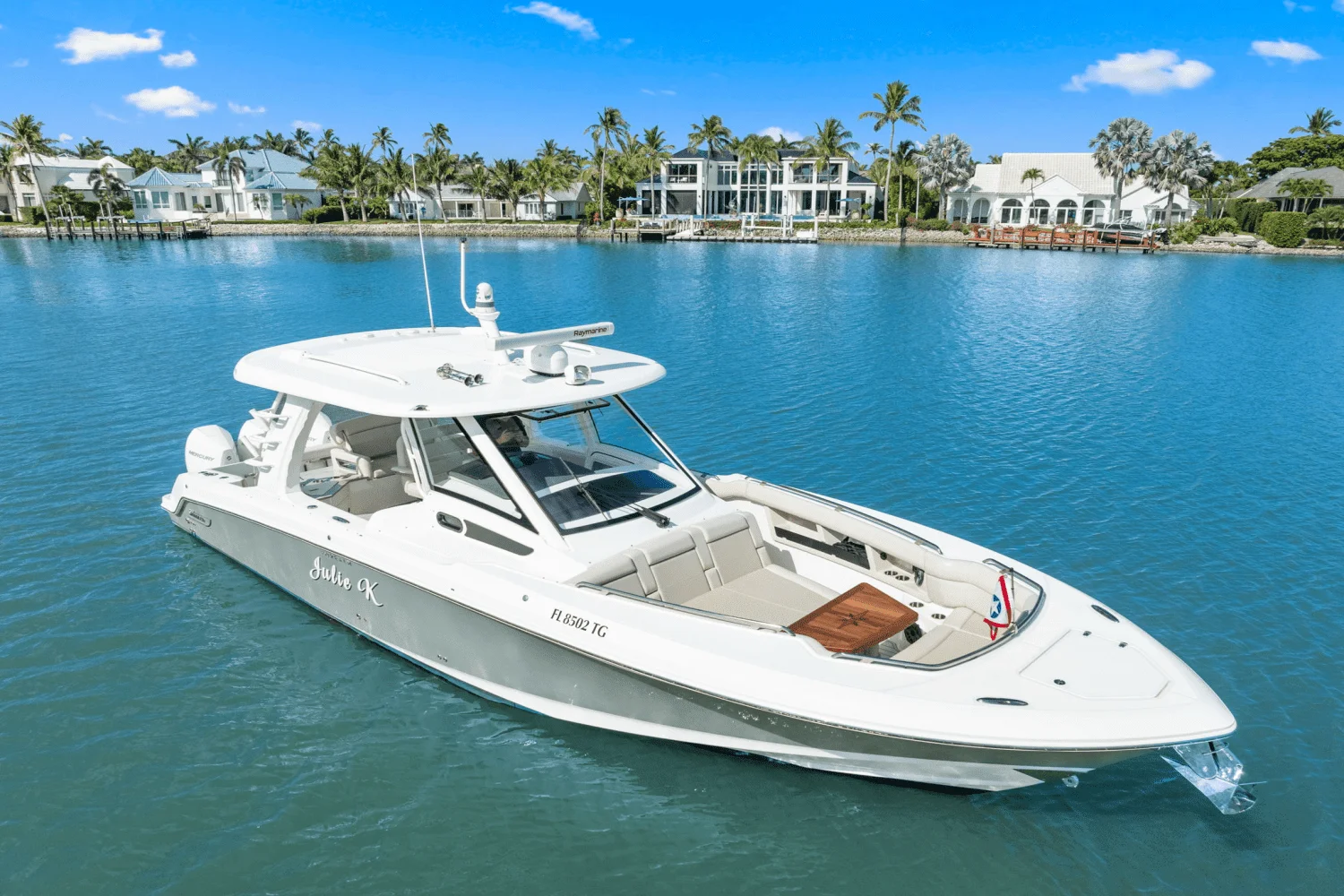 2022 Boston Whaler 350 REALM Image Thumbnail #3