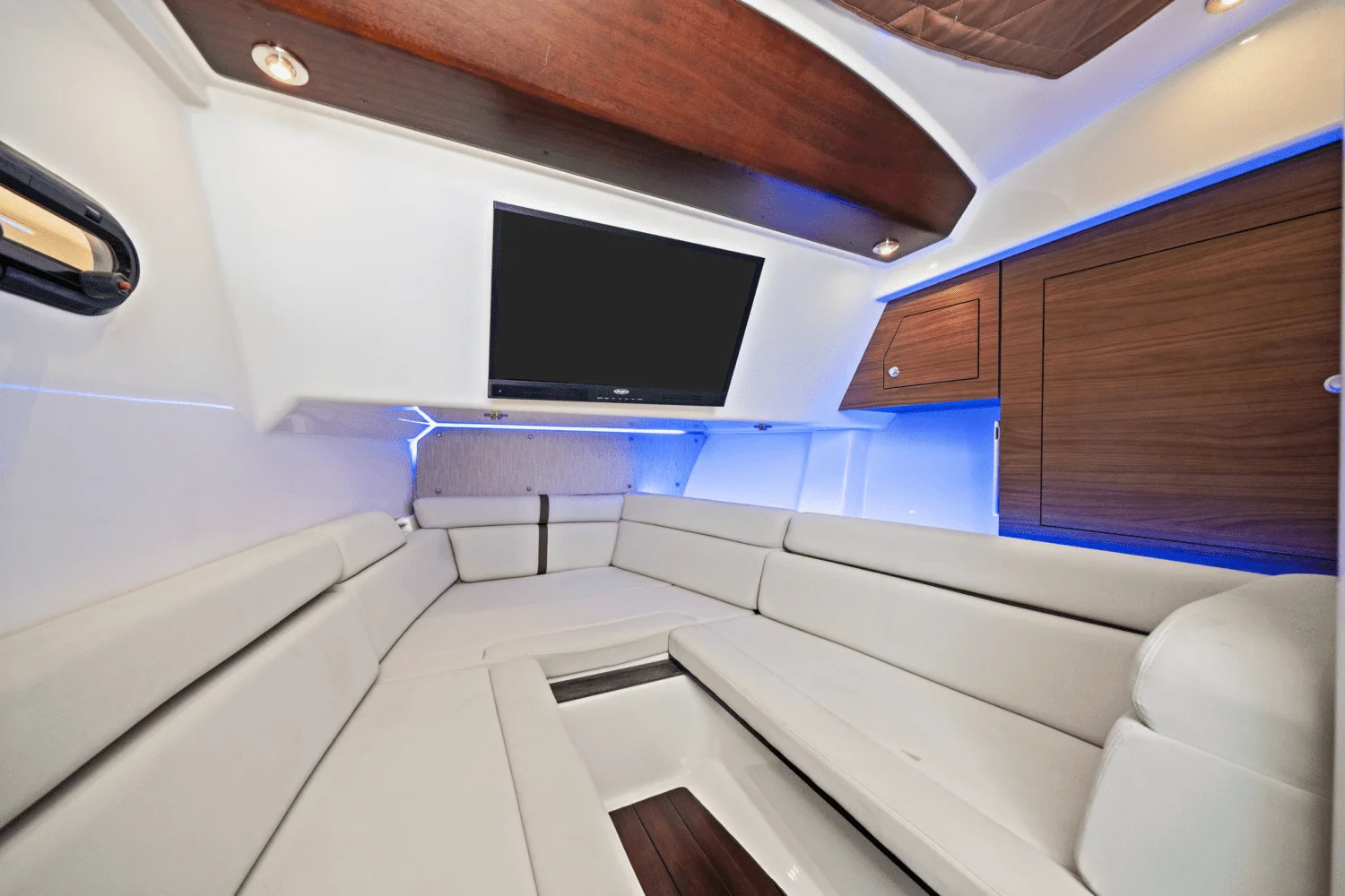 2022 Boston Whaler 350 REALM Image Thumbnail #49