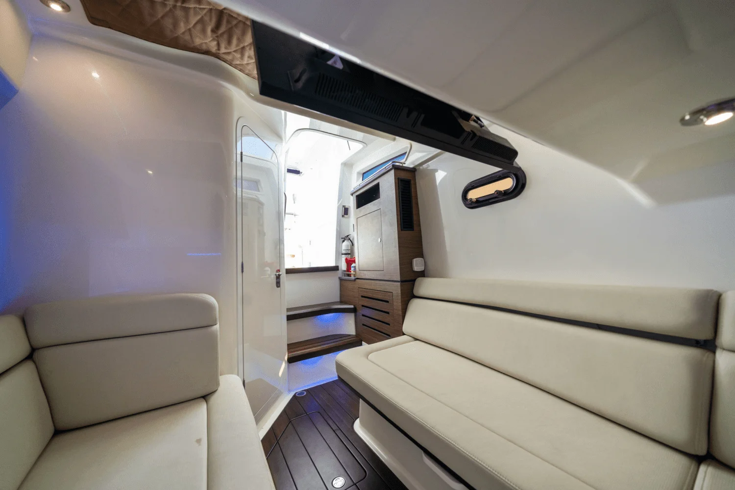 2022 Boston Whaler 350 REALM Image Thumbnail #48